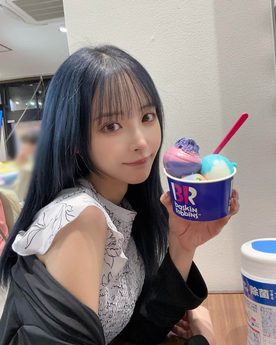 instagram-31-6-29-22-39-kana-momonogi