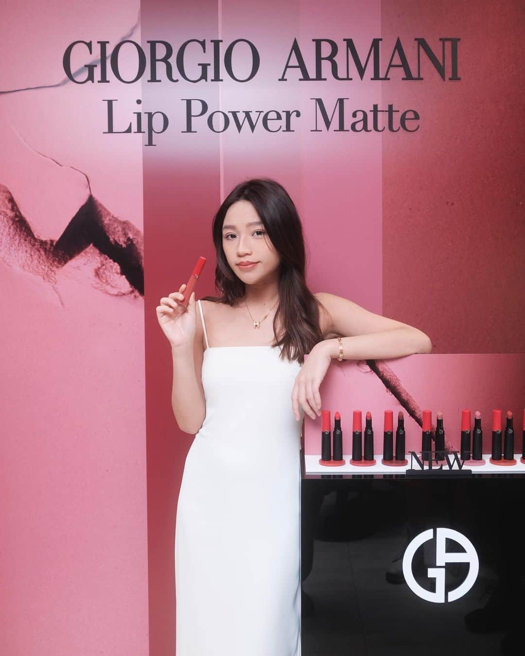 Moanna S.さんのインスタグラム写真 - (Moanna S.Instagram)「@armanibeauty introduces LIP POWER MATTE, the new intense, matte addition to the LIP POWER collection. maintains the longwear and vivid color for up to 16 hours.   I’m wearing #321 from the LIP MAESTRO Love Crescendo collection, velvety with a matte finish.  #Armanibeauty #ArmaniLipPower #Lipstick @Armanibeauty」6月29日 22時49分 - moannaxdessire