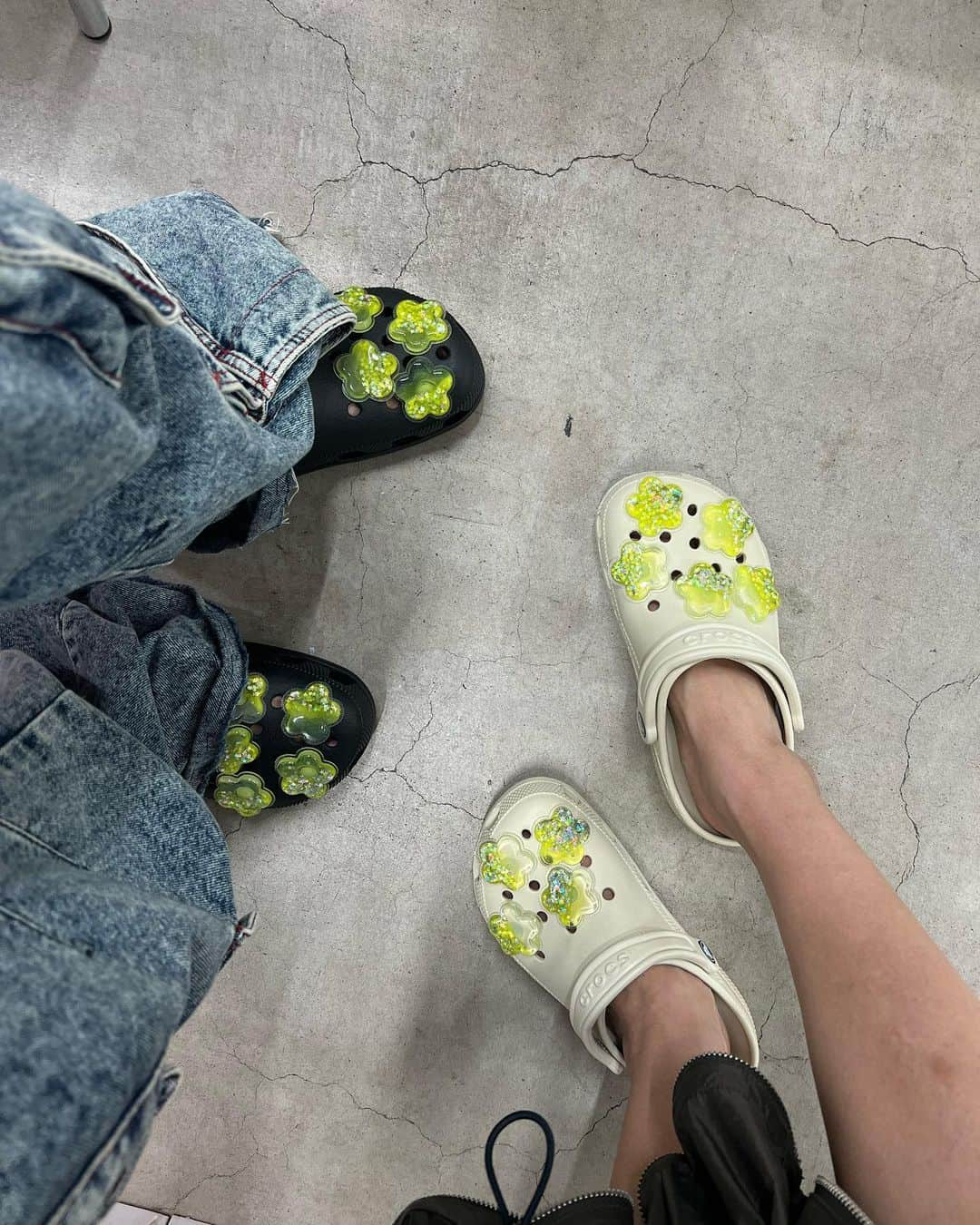 Nana Momosaka / 桃坂 ナナのインスタグラム：「my fav custom @crocsjp ;) ✿︎✿︎✿︎」