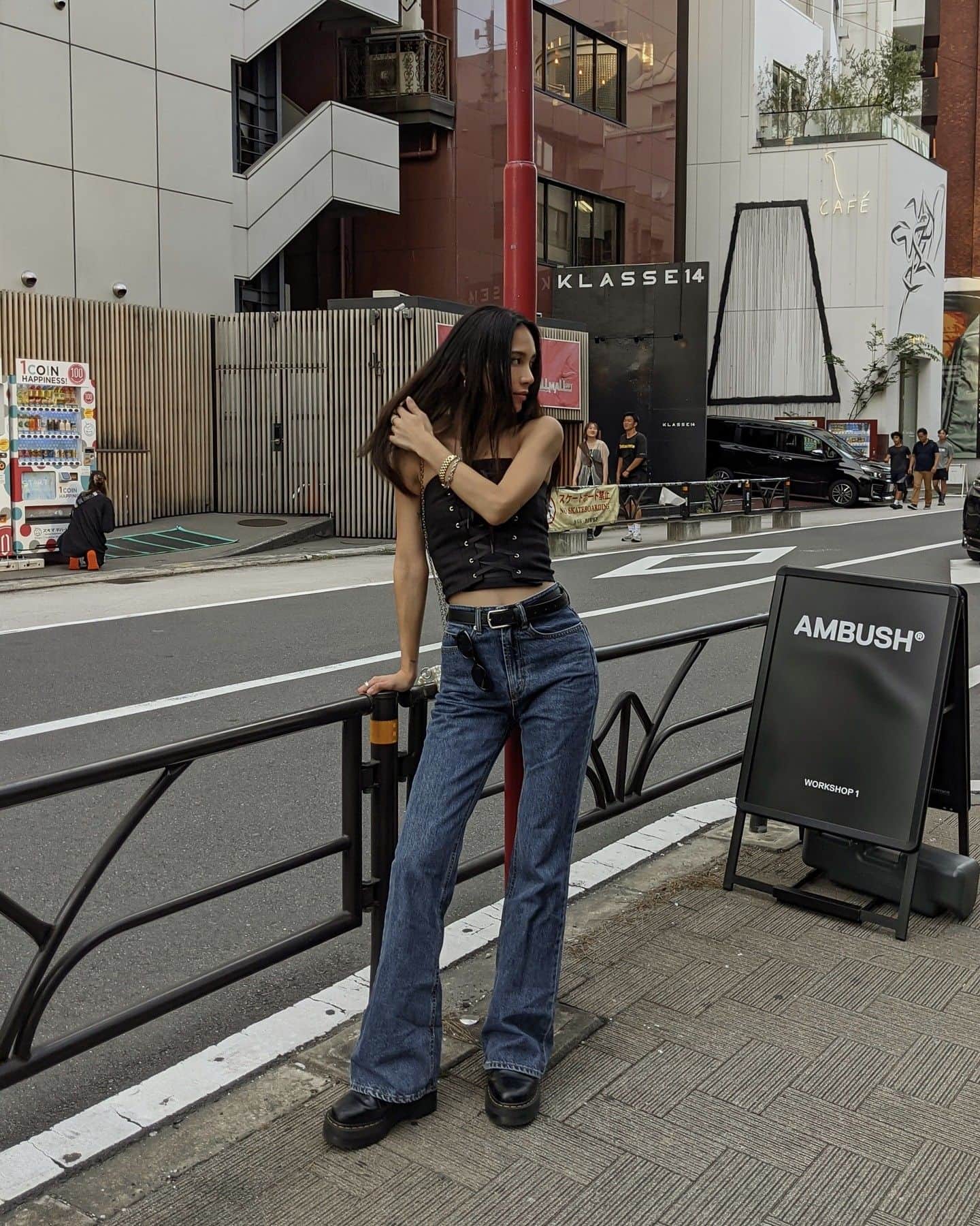 宮川由衣子さんのインスタグラム写真 - (宮川由衣子Instagram)「. えーこちら宮川 携帯からインスタのアプリ自体が開けなくなりましたのでPCからこんばんわ😉 PCで投稿なんて作家さんになった気持ちです😉#どゆこと 今日はあったかぽかぽかだったのでみらいと影で遊んでみた💜#ださぁ . #fashion #ootd #aclent」6月29日 22時49分 - yuiko_miyagawa
