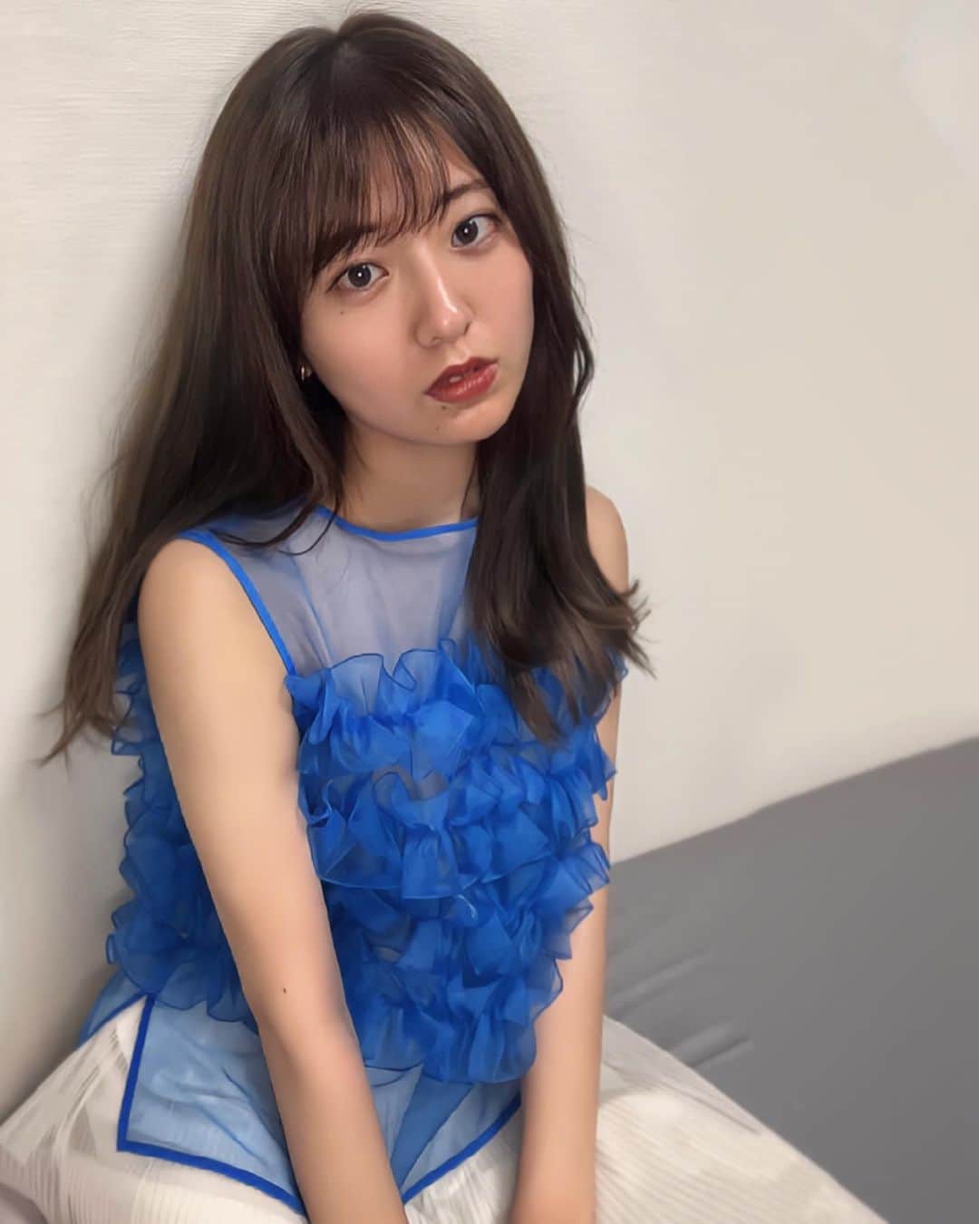 白戸ゆめののインスタグラム：「🦋  やっぱこれくらいの前髪と これくらいの髪色が1番落ち着く😌  早く体調なおしますっ」