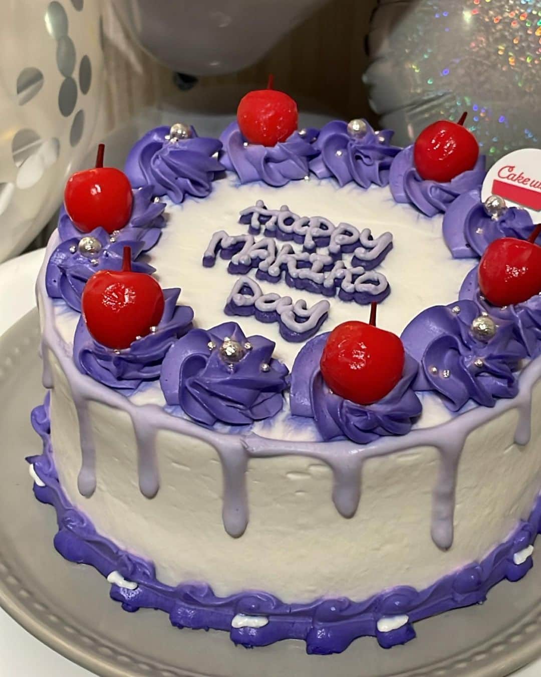 斉藤真木子さんのインスタグラム写真 - (斉藤真木子Instagram)「BIRTHDAY CAKE 🎂💜🤍  今年は @cakewith_tokyo さんで オーダーケーキを作ってもらいました！  パープルのケーキは初めてで新鮮🥹 とっても可愛くて美味しかったです🍒💟  #cakewith#cakewith_pr#ケーキ#誕生日ケーキ#オーダーケーキ#バースデーケーキ#推しケーキ#バースデーパーティー#バースデーフォト#推しの誕生日#誕生日」6月29日 22時54分 - saitomakiko628