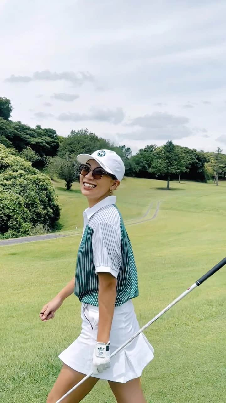 平野杏梨のインスタグラム：「@bogeyboys × @adidasgolf 💚  夏はたくさん早朝スルーに行きたいです🤭 お誘い待ってます〜⛳️💛」