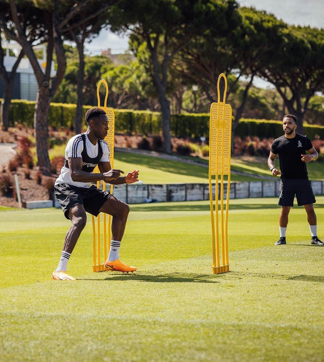 ダニー・ウェルベックさんのインスタグラム写真 - (ダニー・ウェルベックInstagram)「Portugal with the boys 🥵🇵🇹⚽️」6月29日 23時09分 - dannywelbeck