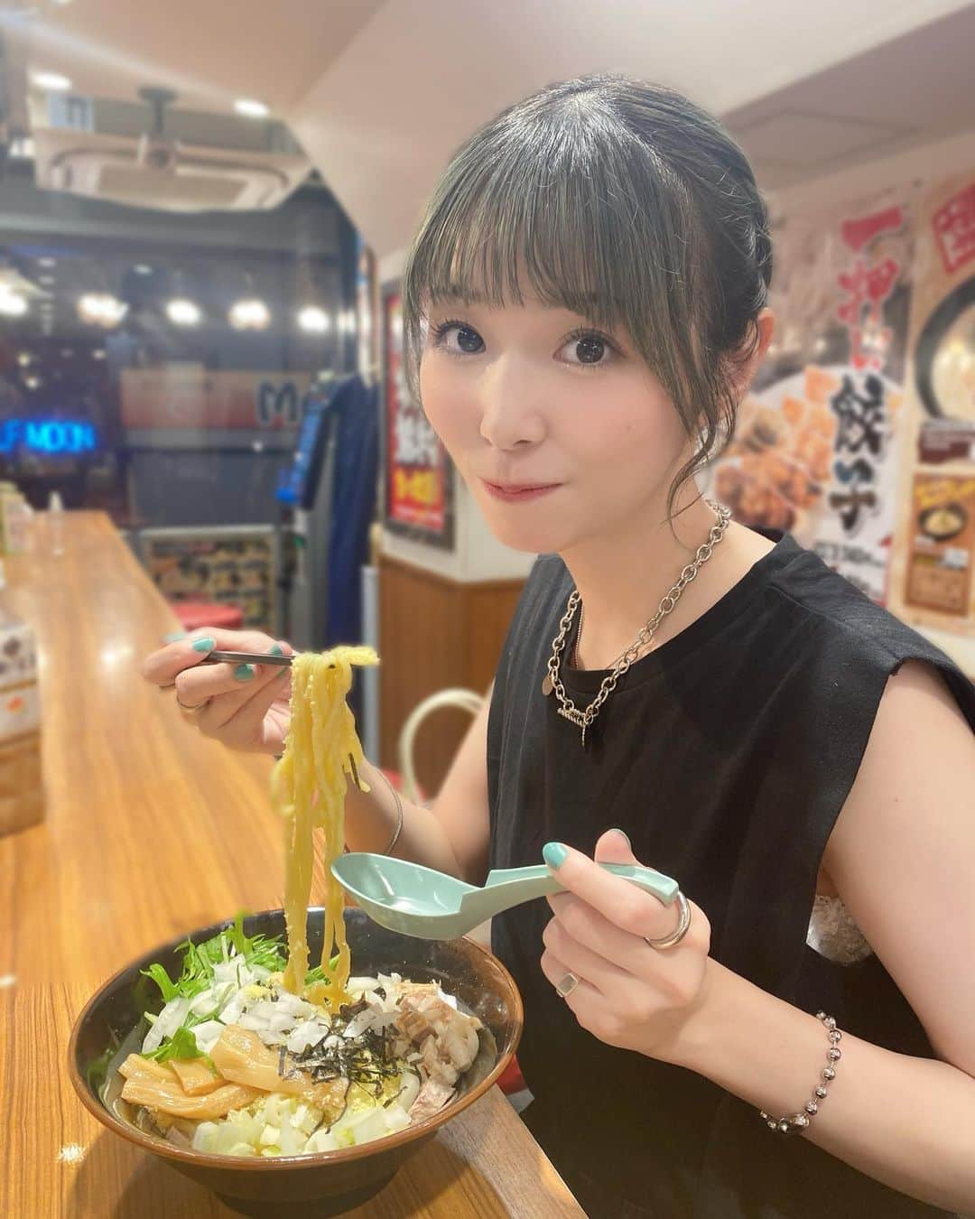 大場はるかのインスタグラム：「壱角屋のチーズ油そばが油そば界で1番好きぃ ラーメン全部制覇したわけじゃないけど🐜  #ramen」