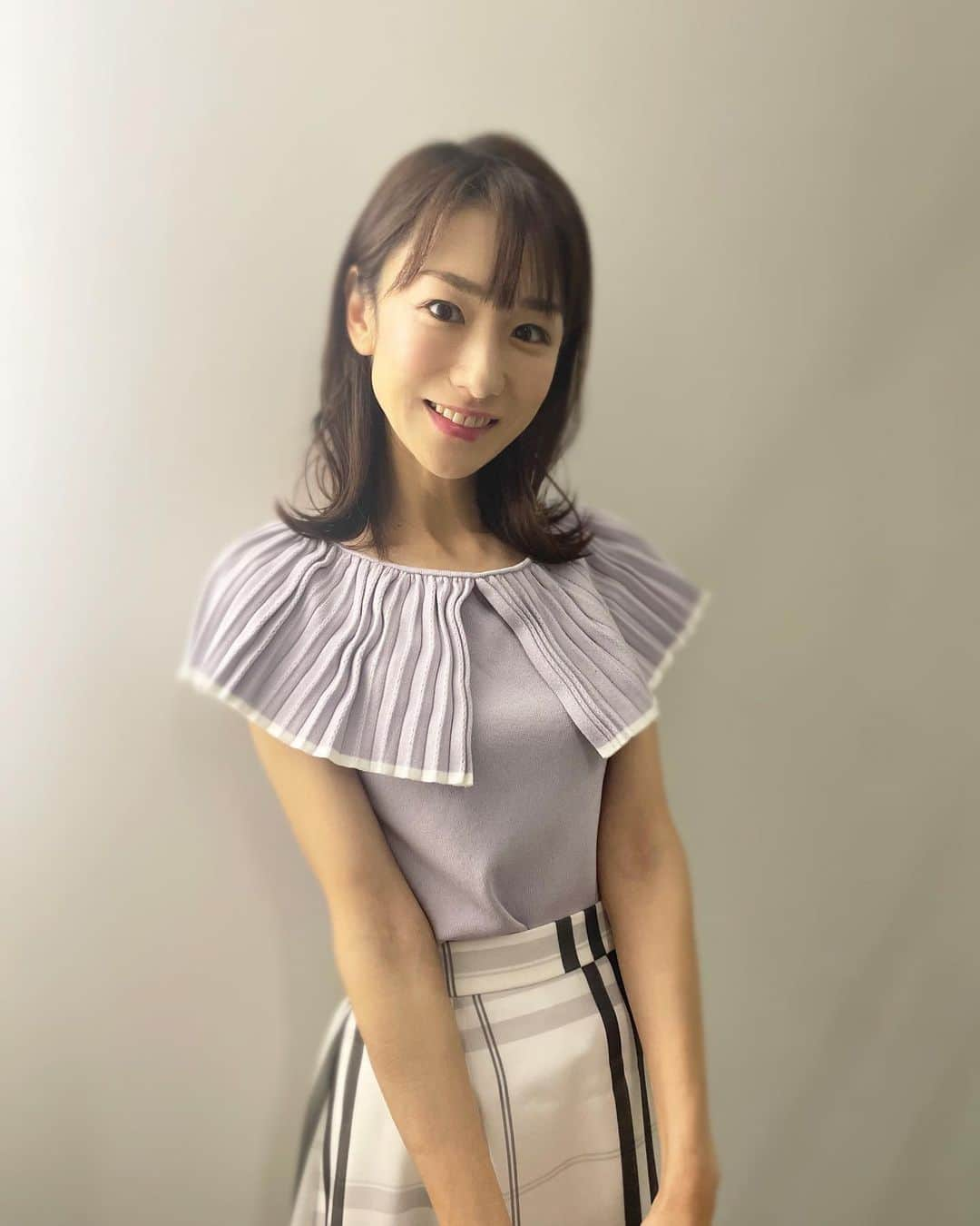 堂真理子さんのインスタグラム写真 - (堂真理子Instagram)「今朝のアベモニをご覧下さった皆さま、ありがとうございました！ 今朝は、先週公開の映画「NO LIMIT, YOUR LIFE」を制作した毛利哲也監督にスタジオにお越しいただき、お話を伺いました。毛利監督が6年に渡り密着したのは、全身の筋肉が徐々に動かせなくなる進行性の難病ALSと診断された武藤将胤（まさたね）さんと、妻の木綿子（ゆうこ）さん。闘病生活を送りながら、常に新しいことに挑戦されるご夫妻の軌跡を追ったドキュメンタリー映画です。お二人の何でも言い合える素敵な関係性や、夢を絶対諦めずに実現させようとする姿は本当に感動的で元気とパワーをもらいます✨素晴らしい作品ですので、是非ご覧下さい♪  今日はまた一段と暑いですね☀️💦体調にはお気を付け下さい✨   #アベモニ  #ありがとうございます  #映画  #nolimityourlife   #武藤将胤 さん  #武藤木綿子 さん  #毛利哲也 監督  #堂真理子 #テレビ朝日 #アナウンサー」6月29日 14時33分 - mariko_do