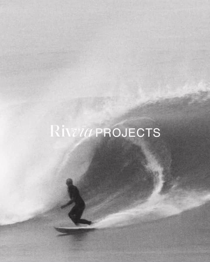 ジュリアン・ウィルソンのインスタグラム：「Snuck one in.  @rivvia.projects 🤝🇯🇵 @rivvia.projects_japan @oakley  @fcs_surf  @sunbum  @jsindustries1  📹 @jimmylees」