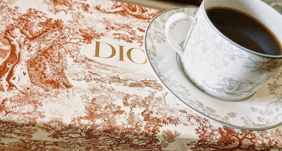 竹内涼真のインスタグラム：「speciality coffee を日常に  　  #diormaison   #coffeetime #specialitycoffee   #kenya」