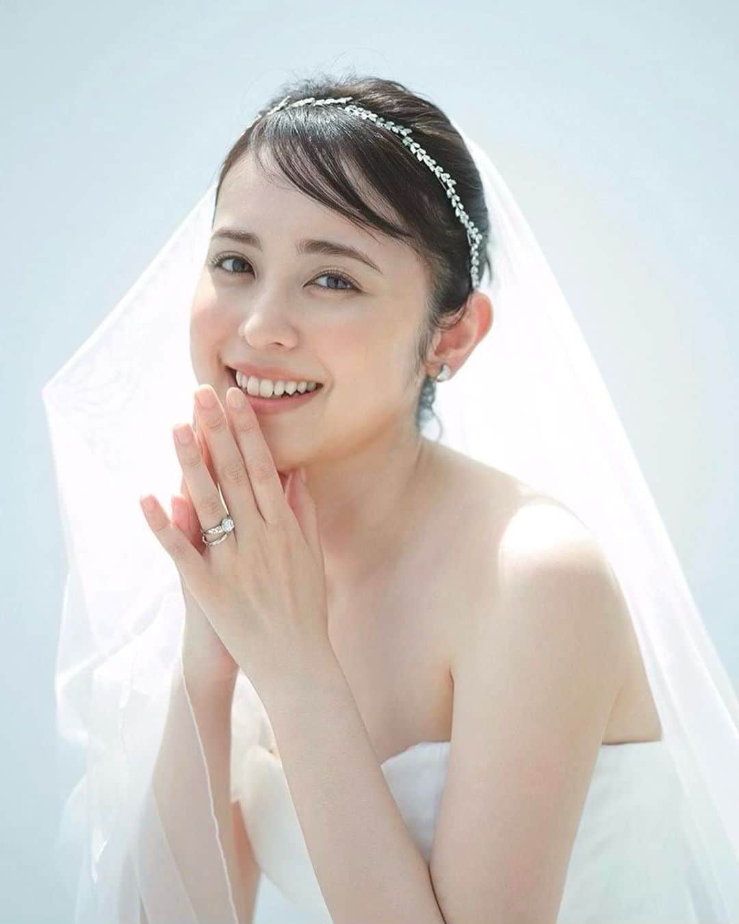 のインスタグラム：「* 現在発売中の 『 #BAILA  8・9月合併号』の 別冊付録『婚＋ふたりBAILA』に 出演させていただきました💐 美しいドレスとジュエリーに 心ときめく撮影でした💍 ぜひご覧ください🕊 * #婚BAILA  #wedding」