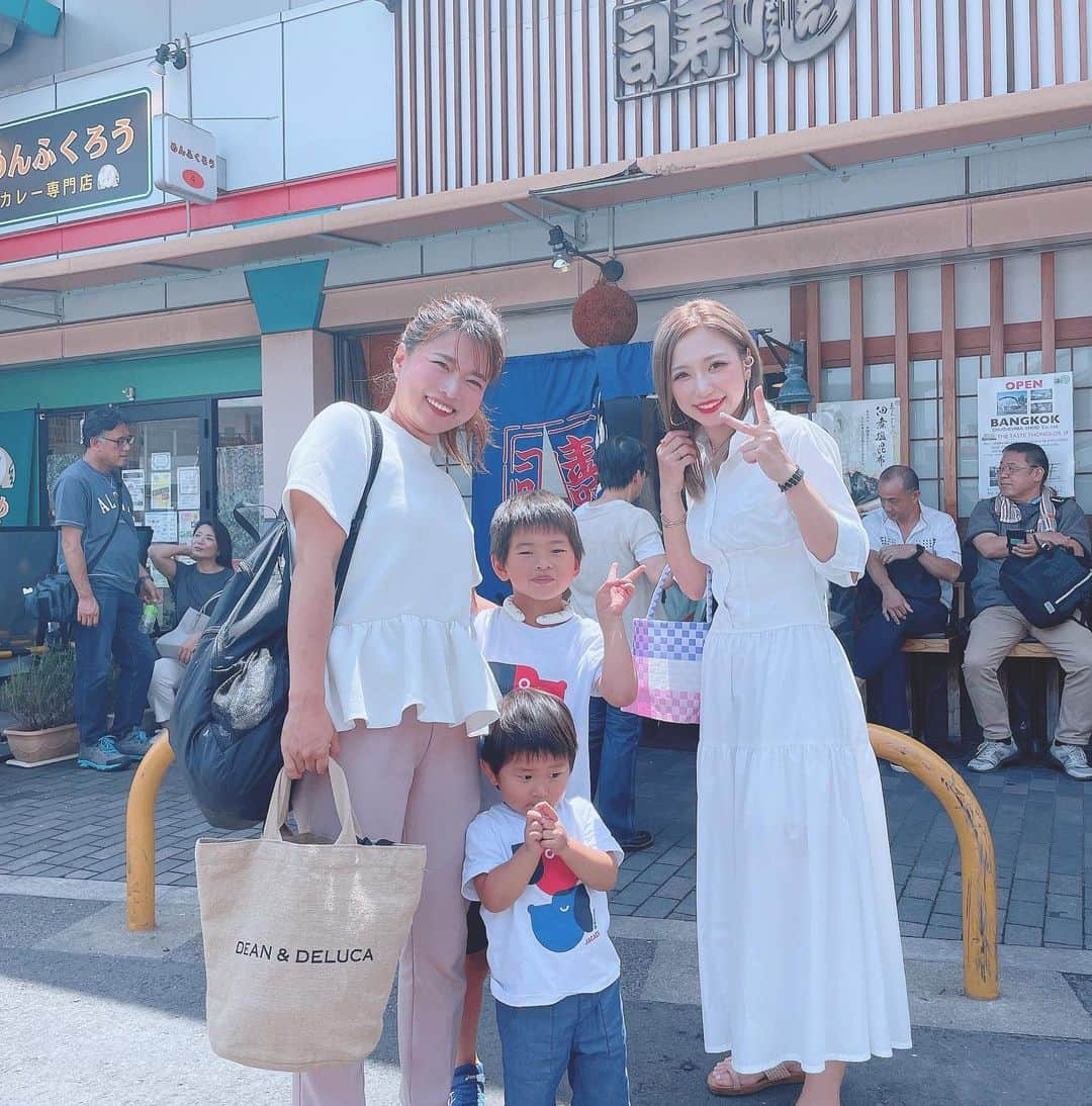 黒木優子さんのインスタグラム写真 - (黒木優子Instagram)「今日は大阪へ😍❤️ あやか姉ちゃんfamilyとゑんどう寿司さんへ💖  とっても美味しくて感動しました😍 最初に穴子食べた瞬間！ふわふわでビビりました！ 全部のお寿司が美味しくて全種類（5皿❤️一皿5貫）食べちゃいました😍  食べた後はワタナベ鍼灸院さんへ身体のメンテナンスへ💖  たかさんの治療最高です❤️‍🩹  足が結構限界まできててヤバかったのですが、ブッチ切れる前に治してもらいました😭  これで明日からの練習も安心です😭😭😭  またメンテナンス宜しくお願いします🥺❤️‍🩹笑  そして最後は大阪梅田のMIZUNOさんへ😊 次の試合で履く靴を買いに！ 注文するのが遅すぎて足型オーダーが間に合わないらしく😭  たかさん、あやか姉ちゃんご飯から身体のメンテナンスまで本当にありがとうございました😭  #ワタナベ鍼灸院 #ゑんどう寿司 #身体メンテナンス #MIZUNO #たかさんをタグ付けできない！笑」6月29日 15時24分 - yuko.kuroki