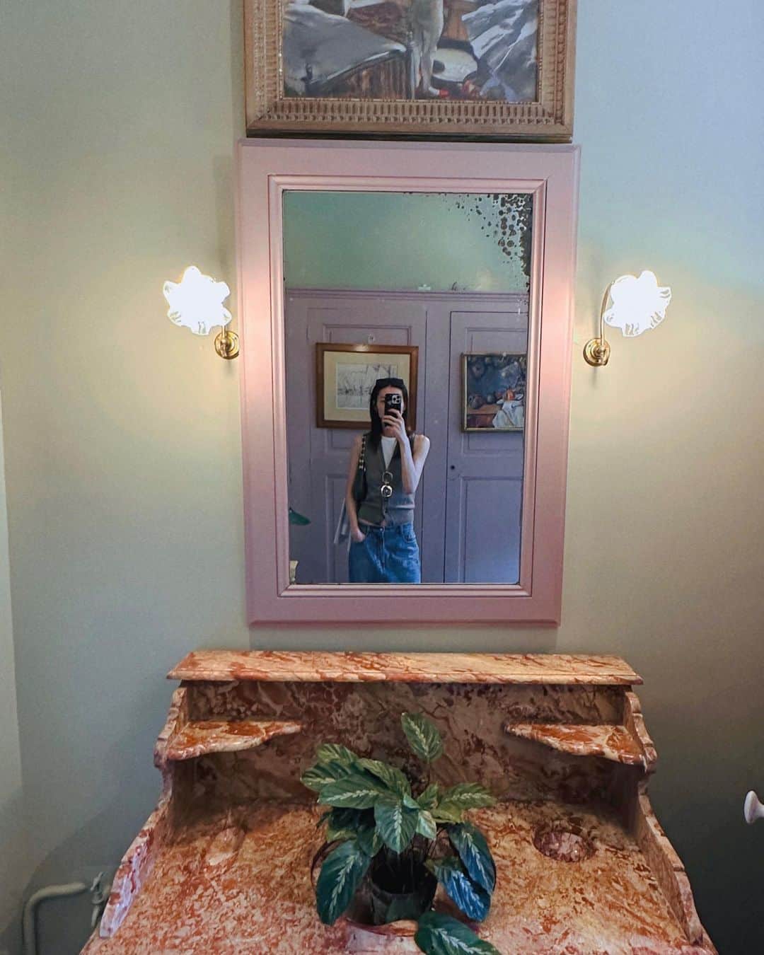 リウ・ウェンのインスタグラム：「🌷」