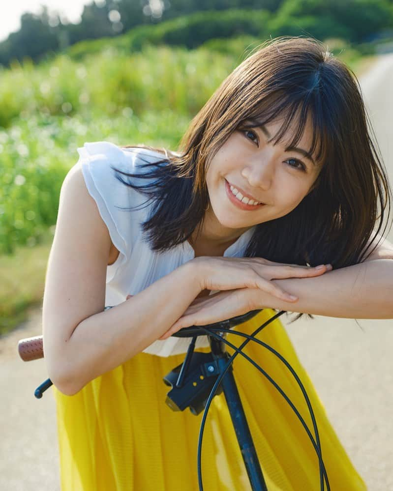 鈴木ふみ奈のインスタグラム：「写真集「LOVE&PEACE」 イベント受付スタートしました✨  ＊7月23日17時～秋葉原の書泉ブックタワー https://www.shosen.co.jp/event/11031/  ＊7月26日18時30分～オンライン  https://ameblo.jp/shibuya-tsutaya/entry-12809576594.html  スケジュール空けておいてくれたら嬉しいです♡」