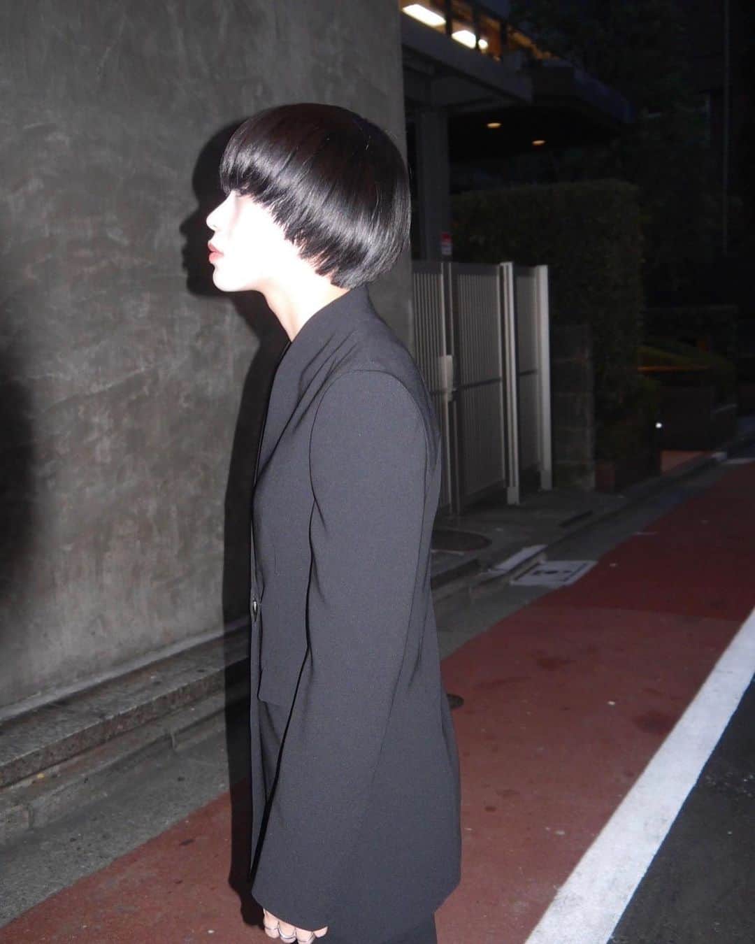 MIDWEST TOKYO WOMENのインスタグラム：「. collarless double jacket & high waisted center suit trousers」