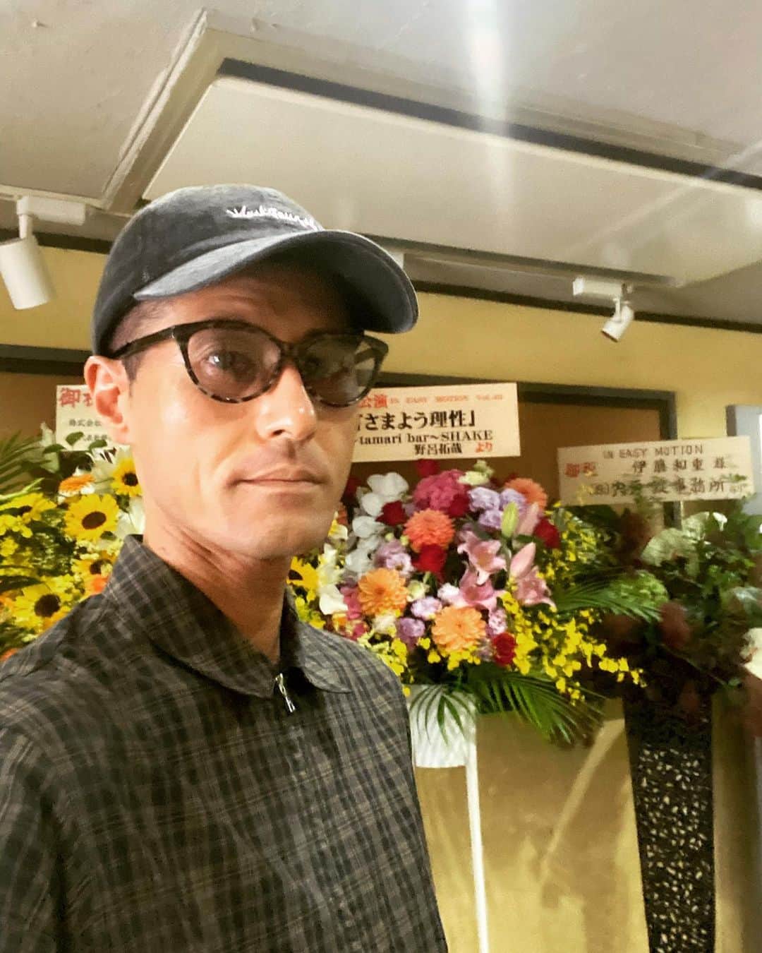 青木伸輔さんのインスタグラム写真 - (青木伸輔Instagram)「舞台「さまよう理性」3ステージご来場いただきありがとうございました！ 初日から満席続きで嬉しい限りです！ ただ…今夜と明日がまだ少し余裕がありますので、気になってる方はまだ間に合いますw よろしくお願いいたします。 #さまよう理性 #ineasymotion #舞台 #演劇 #劇小劇場 #下北沢 #青木伸輔」6月29日 16時33分 - shinsuke.aoki