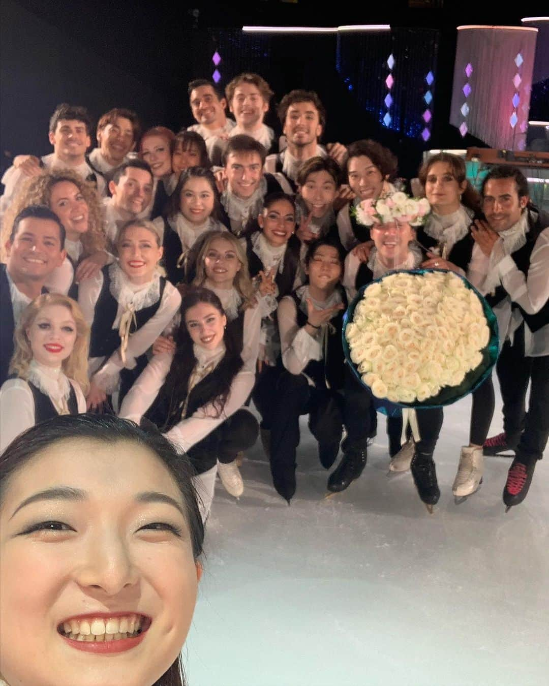 ティファニー・ザホースキさんのインスタグラム写真 - (ティファニー・ザホースキInstagram)「Fantasy on ice 2023, what a magical time ✨   After a couple of days at home we are  slowly realising just how unbelievable our time in Japan truly was..  Between meeting so many new beautiful humans, as well as reconnecting with old friends, enjoying so many new moments and trying many new things, but also getting to do what we love..  It was an honour to be a part of @johnnygweir final tour, full of genuine emotion and love. You are a star and a true inspiration ❤️  This trip will be forever in our souls, and we just want to say a big thank you to the universe for giving us such an amazing experience and to all the people who made it so special.. We love and miss you all… 🥹❤️   #fantasyonice2023 #iceskatingshow  #faoi2023」6月29日 16時39分 - tiffytaz