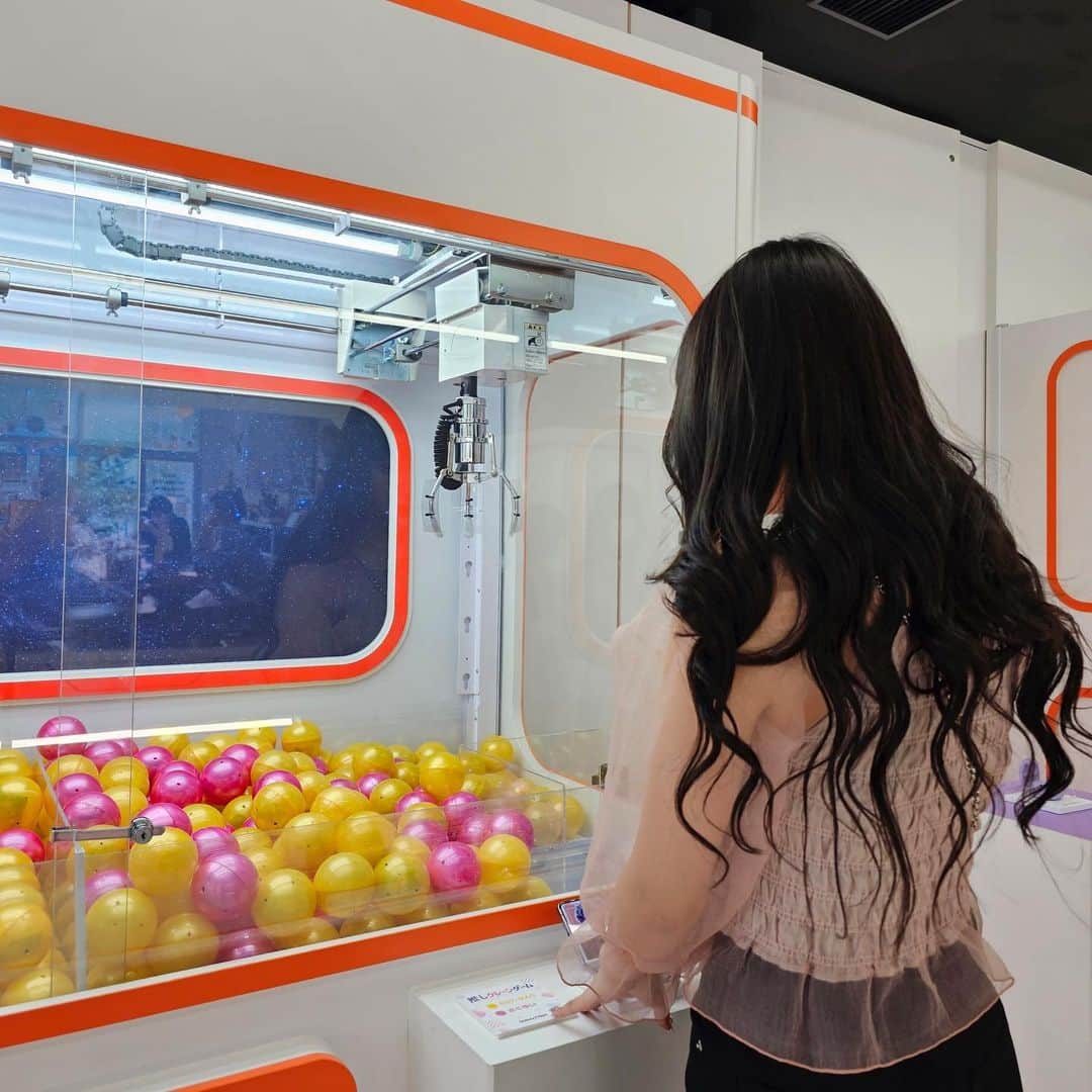 しみずくるみさんのインスタグラム写真 - (しみずくるみInstagram)「原宿にあるGalaxy Harajukuに行ってきました📲💬 チームラボが無料で体験できたり、弱虫ペダルとの期間限定コラボカフェもあって、色んな体験や写真スポットがあってとっても楽しかった💗 Galaxyのスマートフォン写真や動画の画質がとにかく良くて感動したからたくさん写真載せちゃいます😙 是非みんなも行ってみてね🐾 #GalaxyS23Ultra #withGalaxy #Galaxyのある生活 #Promotion」6月29日 18時06分 - __s.k0328