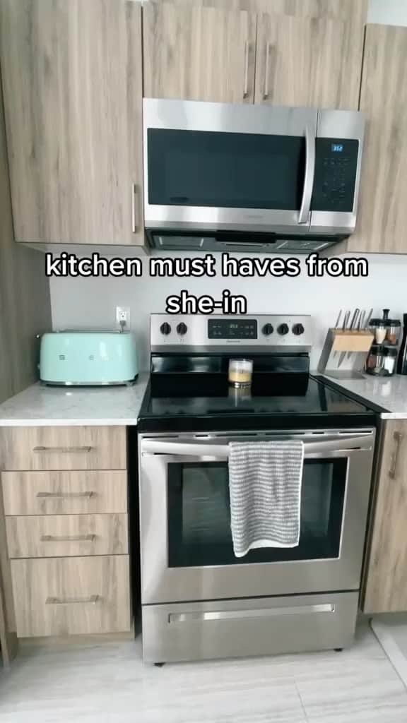 SHEINのインスタグラム：「Kitchen Hacks Haul! 🍽✨ Which home goods would get your counters cleaned, cleared and cooking? 👇 @sarah_scotty  🔎12745564 12058075 11380832 11323477 10356753  #RingGoals #StackItUp #SHEINforAll #SHEINstyle #saveinstyle」