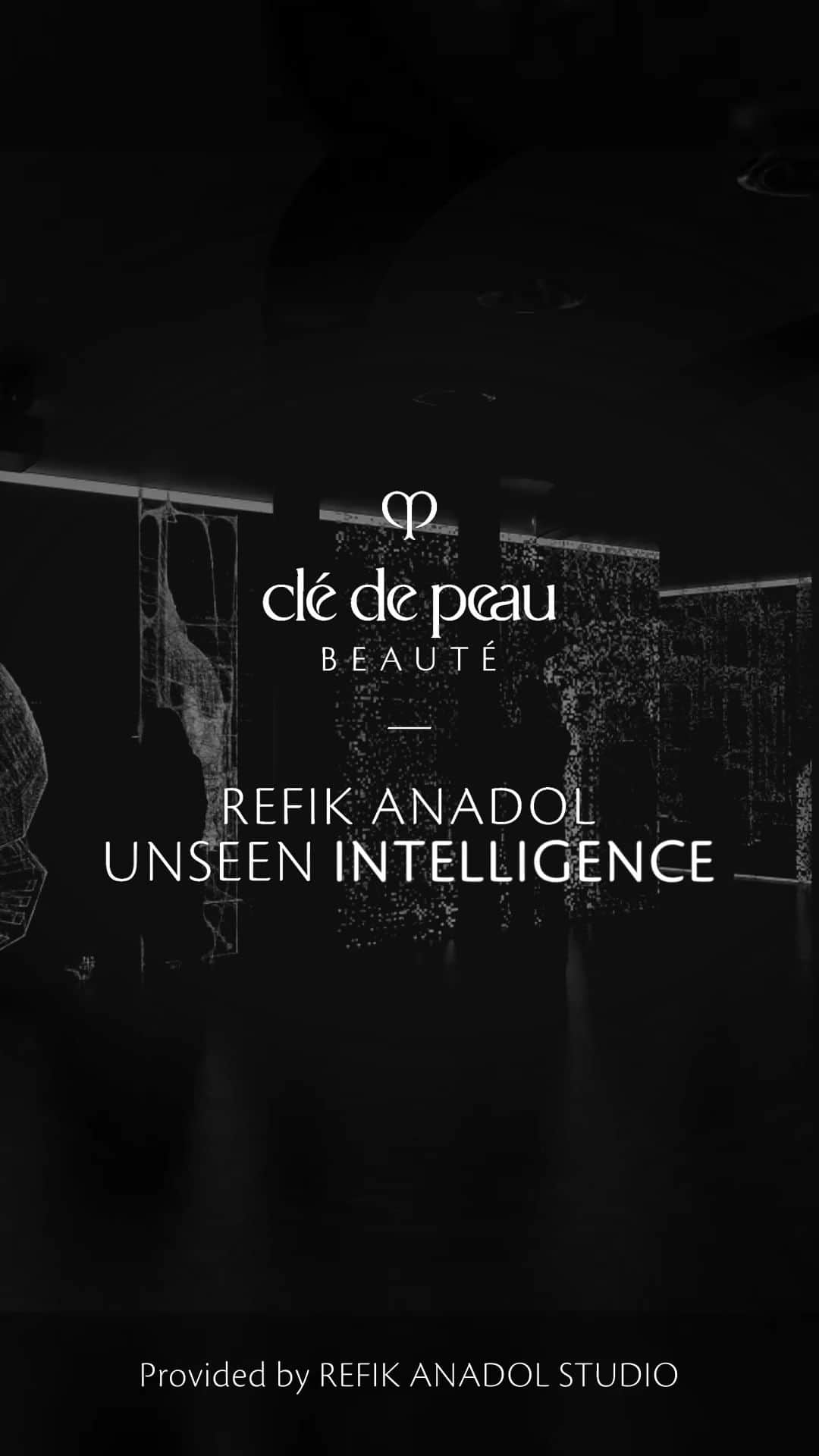 資生堂 Shiseido Group Shiseido Group Official Instagramのインスタグラム：「Clé de Peau Beauté x Refik Anadol Unseen Intelligence  Come see @RefikAnadol ’s immersive AI art inspired by #TheScienceOfSkinIntelligence at Tokyo Midtown June 28 - July 2 ✨  クレ・ド・ポー ボーテ(@cledepeaubeaute)×レフィーク・アナドール  AIアート展「肌の知性」細胞がもつ神秘の力  東京ミッドタウン アトリウムにて6/28（水）～7/2（日）まで開催中です✨  #CledePeauBeaute #CledePeau #クレドポーボーテ #RefikAnadol #CPBSkinIntelligence #Shiseido #資生堂」