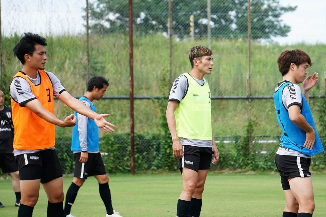 愛媛FCさんのインスタグラム写真 - (愛媛FCInstagram)「🍊EFC TRAINING PHOTO📸  🟧NEXT MATCH🟧 📅7月1日（土） ⌛18時キックオフ 🆚#松本山雅FC 🏟サンプロ アルウィン  試合情報はこちら https://www.jleague.jp/match/j3/2023/070119/preview/  #ヒカリ #ベネフィットワン #マテラ81 #ジョガボーラ #JOGARBOLA #サンパーク #ehimefc #愛媛FC #己超」6月29日 17時00分 - ehimefc12