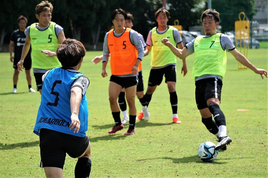 愛媛FCさんのインスタグラム写真 - (愛媛FCInstagram)「🍊EFC TRAINING PHOTO📸  🟧NEXT MATCH🟧 📅7月1日（土） ⌛18時キックオフ 🆚#松本山雅FC 🏟サンプロ アルウィン  試合情報はこちら https://www.jleague.jp/match/j3/2023/070119/preview/  #ヒカリ #ベネフィットワン #マテラ81 #ジョガボーラ #JOGARBOLA #サンパーク #ehimefc #愛媛FC #己超」6月29日 17時00分 - ehimefc12