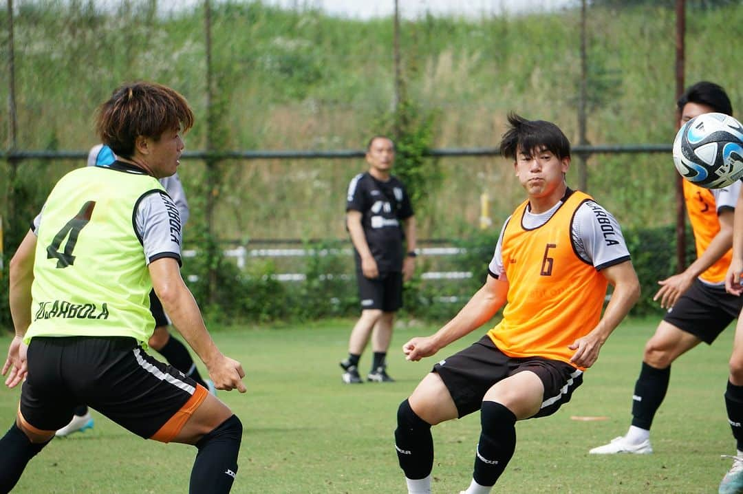 愛媛FCさんのインスタグラム写真 - (愛媛FCInstagram)「🍊EFC TRAINING PHOTO📸  🟧NEXT MATCH🟧 📅7月1日（土） ⌛18時キックオフ 🆚#松本山雅FC 🏟サンプロ アルウィン  試合情報はこちら https://www.jleague.jp/match/j3/2023/070119/preview/  #ヒカリ #ベネフィットワン #マテラ81 #ジョガボーラ #JOGARBOLA #サンパーク #ehimefc #愛媛FC #己超」6月29日 17時00分 - ehimefc12