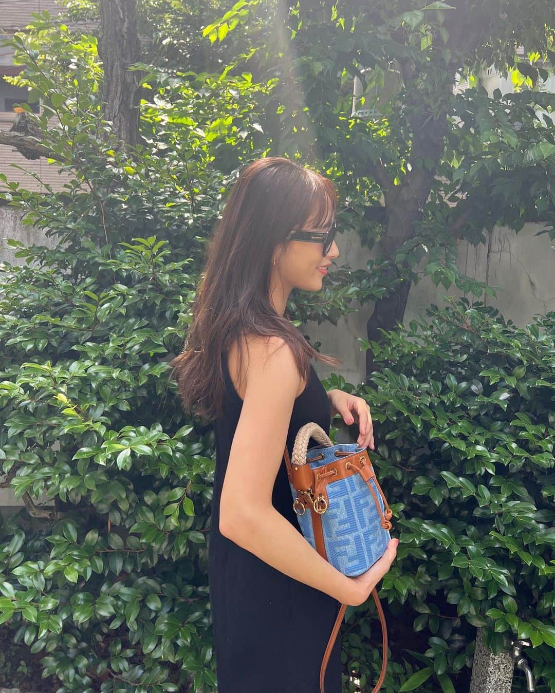 近藤千尋のインスタグラム：「今日も暑いねぇ🫠☀️ @fendi 🫶🏻💕  今年の夏はなるべく焼かないように 気をつけてるけど やっぱり腕は出しちゃうなぁ、、笑🥹  今日はお台場で📺お収録💗」