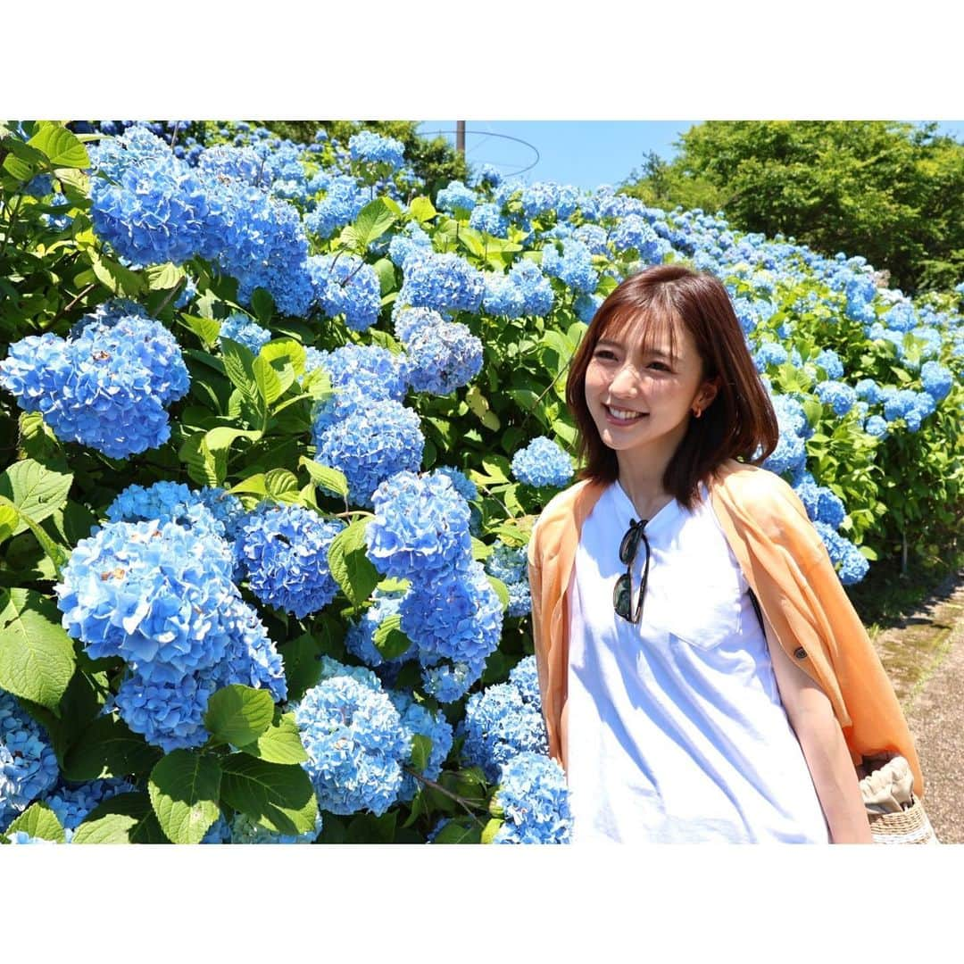 真野恵里菜さんのインスタグラム写真 - (真野恵里菜Instagram)「久しぶりに神奈川の実家へ🏠　 夫と一緒は1年ぶり！ . . 天気がよかったので昔家族で遊びに行っていた 宮ヶ瀬ダムにも行ってきました！！ 夫は初めてだったので ここはね〜！って真野家の思い出話をしたり カメラでたくさん写真を撮ったり 鮎の塩焼きを食べたり ゆっくりお昼ご飯を食べたり 道の駅に行ったり 帰りは服部牧場に行ってソフトクリームを食べたり🍦 . . 次の日は兄家族も来て久しぶりに家族みんなで ゆっくり過ごせて楽しくて嬉しい日々でした😌🤍 #お出かけ #宮ヶ瀬 #鮎の塩焼き #紫陽花 #思い出の場所  #幸せな時間」6月29日 17時13分 - erinamano_official