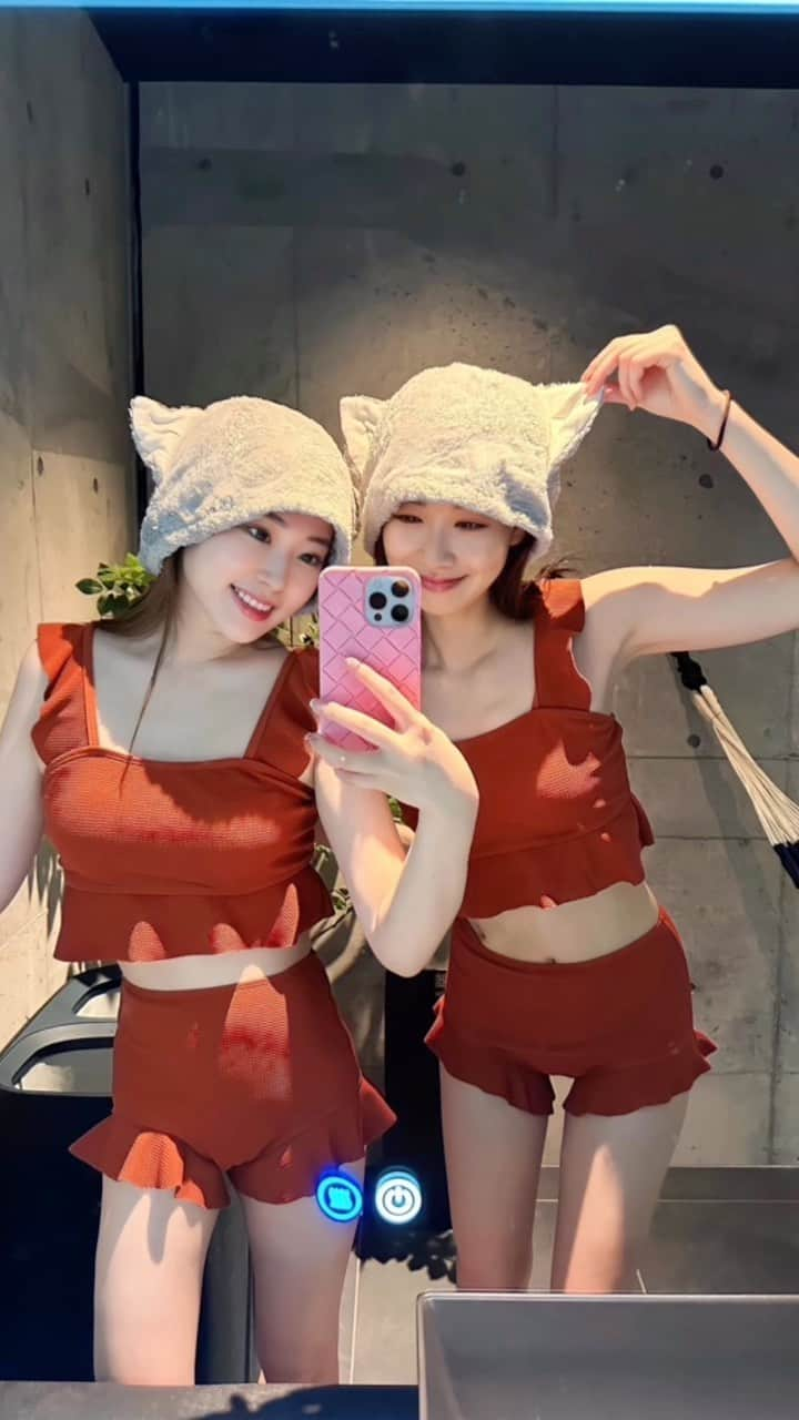 谷川りさこのインスタグラム：「地元大阪に帰った際に 南堀江にオープンした @haaave.sauna  に行ってきました♪  普段いつも酵素浴なので サウナに行くのは久々！  ここのサウナは マグマスパ式サウナで、 大阪ではまだ数少ない オール個室で、異空間の世界を 味わえる！！ 私は贅沢に4人部屋用で デトックスしたよ🤩 整いました！  アメニティや、 水着、サウナハットまで レンタルできるので手ぶらで 気軽に行けるのも最高！  ぜひ関西の方や、 旅行で大阪に行く際は 癒しの時間にしてみてください🌿  #サウナ #個室サウナ #ととのう  #温活 #大阪 #南堀江 #地元」