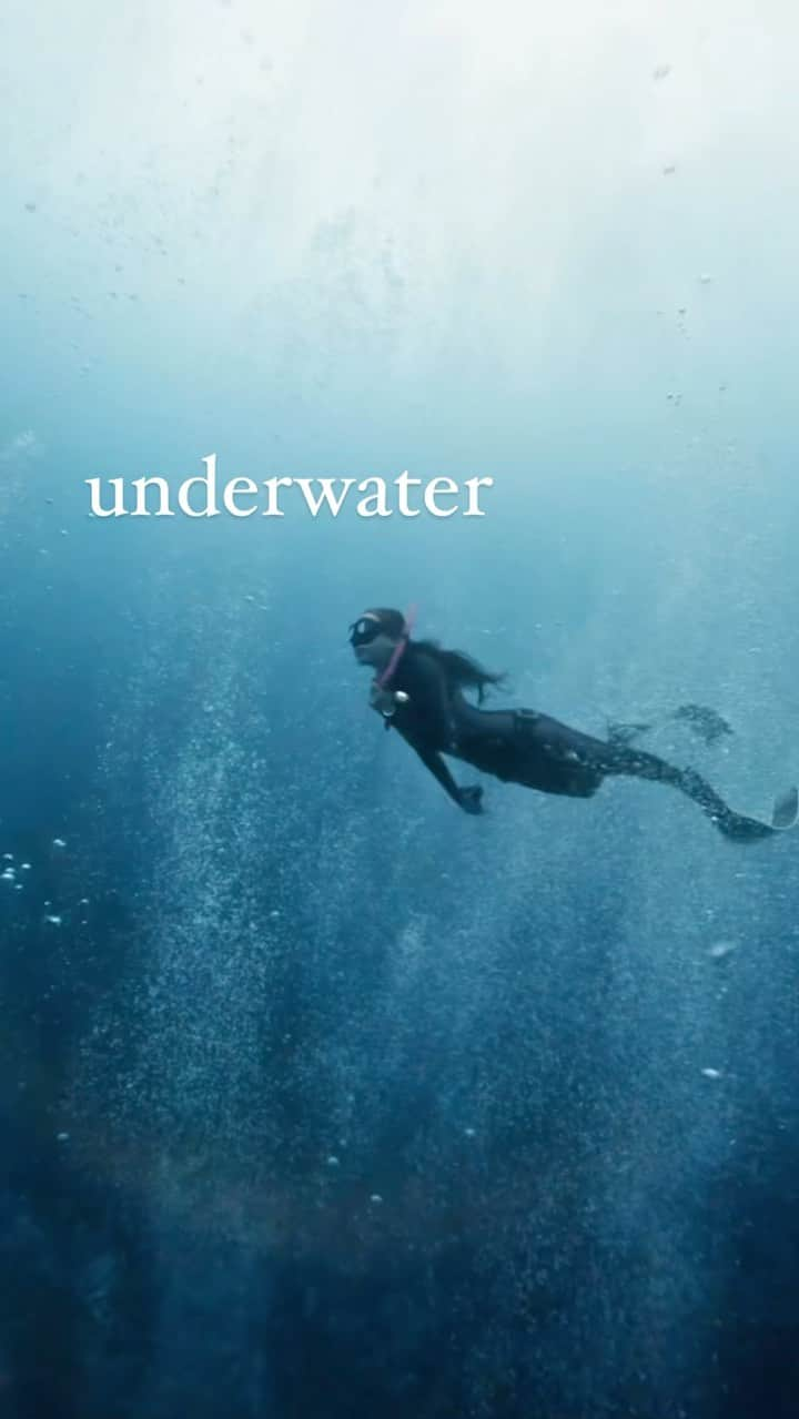 LuCyCoのインスタグラム：「~~~~~~~~.  underwater walk ＊  海中散歩  ~~~~~~~~~~~~~~~~  羊水の中でゆらゆら泳いでいた感覚  海の中にいると 思い出すような氣がする  4ヶ月ぶりの海は 無条件にぜんぶをやさしく包んでくれた  痛みのあった箇所も 不思議と解れて  身体は緩んでふわふわ、ゆるゆる  わたしを妊娠中 お母さんはたくさんプールに通って運動していたみたい♡☀︎  (実はこうみえてわたし skin divingのイントラなんだ〰️  海は素敵な場所、けど 自然が相手なので 安全第一だよ🦋 )  📹 @tgky504  🤿 @ummy_freediving  🩱 @trudive_japan   #胎内記憶 #海のある暮らし  #フリーダイビング #bsac_japan  #bsacjapan  #スキンダイビング女子」