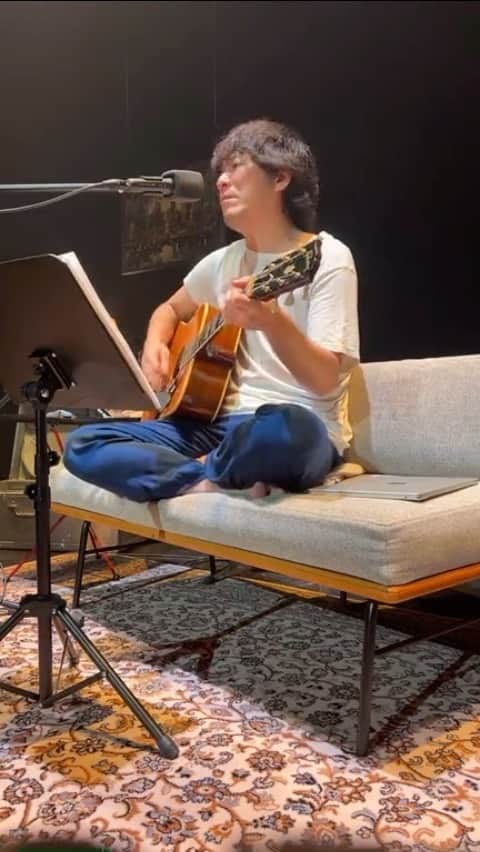 のインスタグラム：「依与吏の部屋 “覗き見の時間”@東京 「高嶺の花子さん」 ————————— 6/21(水)、27(火)にライブ配信した 依与吏の部屋“覗き見の時間“を期間限定で公開‼️  ※配信期間：7/6(木)18:00まで！  是非ご覧ください！  #backnumber #依与吏の部屋」