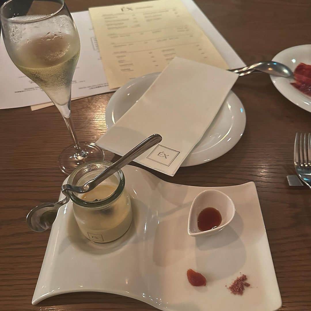 林田沙綾のインスタグラム：「ここのプリン最高においしかった🍮」