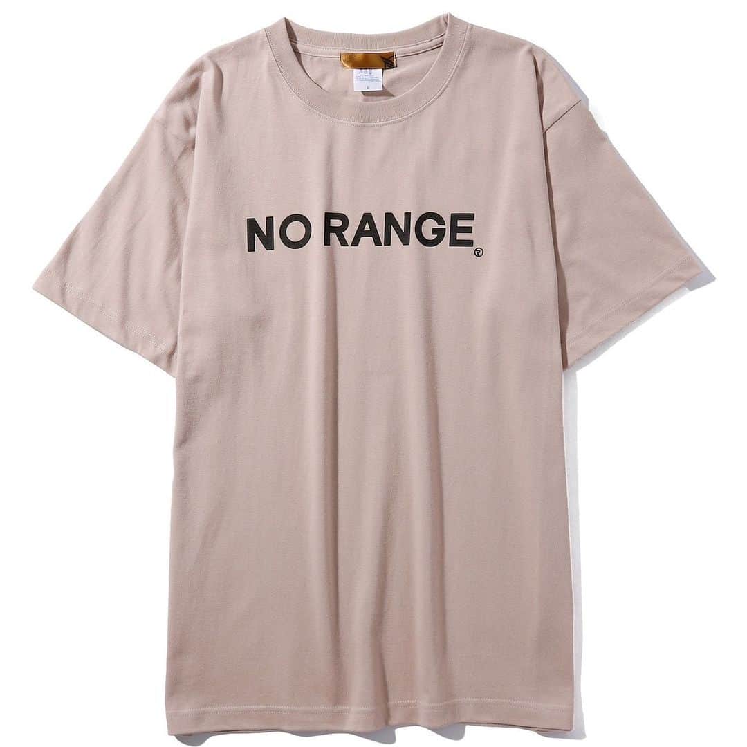 ORANGE RANGEのインスタグラム：「@orangerange_official 👚#縁舞 vol.16 〜Zepp Premium編〜」開催記念モデルTシャツECにて販売スタート👚  ORANGE RANGE×NO COFFEE×吉田ロベルト トリプルネームTシャツの国内限定カラーがORANGE RANGEオフィシャルグッズショップに登場!  また、「縁舞 vol.16」オフィシャルグッズの受付も開始！＜商品ラインナップ＞  「ORANGE RANGE×NO COFFEE×吉田ロベルト トリプルネームTシャツ」 カラー：アッシュ・スモーキーピンク サイズ：S/M/L/XL 販売価格：4,000円(税込) ※上限数に達し次第販売終了いたします。  「縁舞 -vol.16-　ツアーTシャツ」 サイズ：S/M/L/XL 販売価格：3,500円(税込)  「縁舞 -vol.16-　フェイスタオル」 サイズ：約 840mm × 約340mm 販売価格：2,000円(税込)  「縁舞 -vol.16-　ステッカーシート」 販売価格：500円(税込)  「シーサーTシャツ」 カラー：ブラック・ホワイト サイズ：S/M/L/XL 販売価格：3,200円(税込)  「シーサー フェイスタオル」 サイズ：約 840mm × 約340mm 販売価格：2,000円(税込)  各商品販売期間：6/29〜7/17 23:59  購入はオフィシャルグッズショップにて 🛒https://shop.orangerange.com/  #ORANGERANGE」