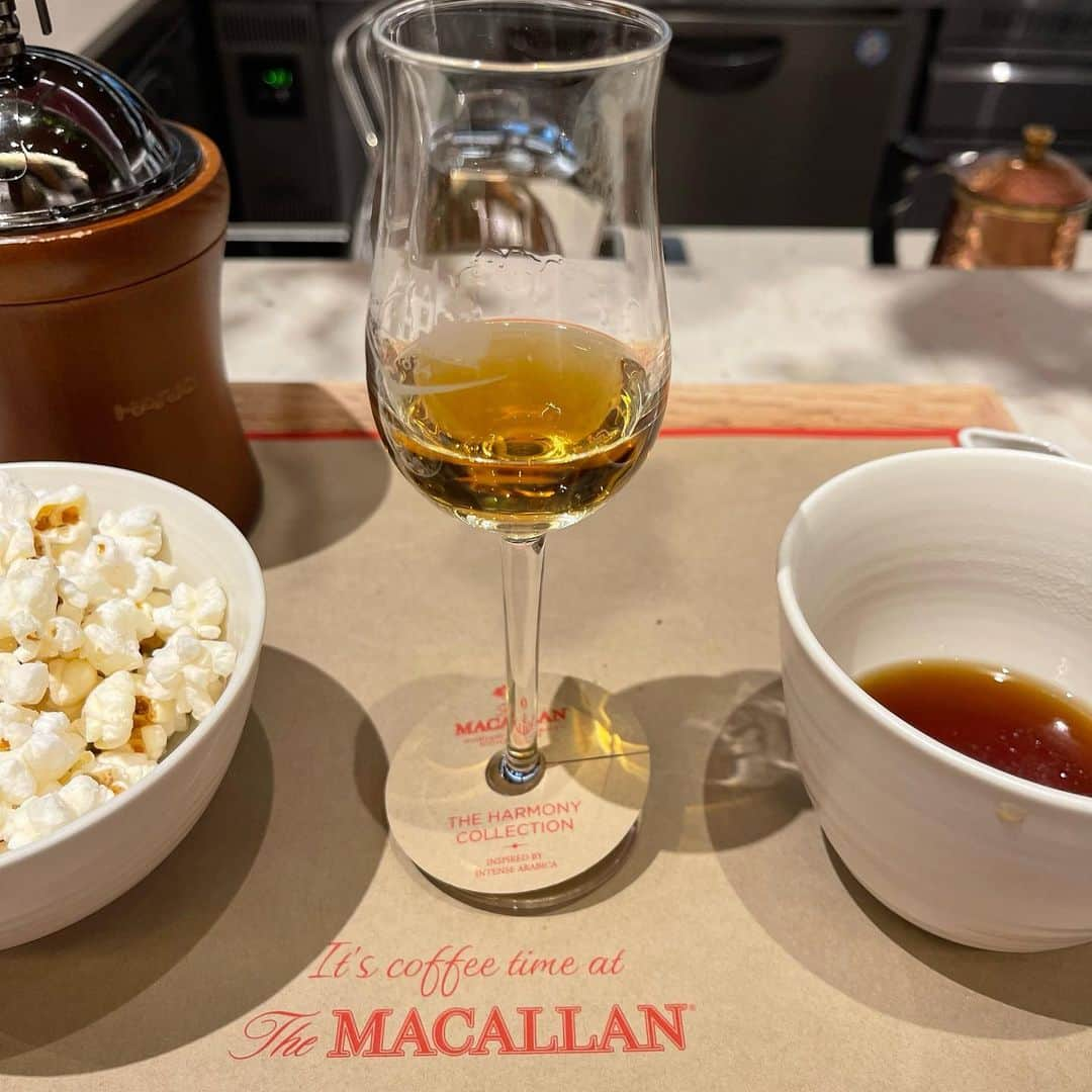 米原康正さんのインスタグラム写真 - (米原康正Instagram)「MACALLANのイベントにお呼ばれ。 なんかみたことあるなあって思ってたらなんとスダアンナさん。　　　　　　　　　　　　　　　 ちゃんじゃ呼べない。 大人になってた。 美味しいウイスキーを美味しそうに飲める年。びっくり。 @themacallan_japan  #ザマッカラン #マッカラン #ハーモニーコレクション  #ザマッカラン #マッカラン #ハーモニーコレクション」6月29日 18時02分 - yone69harajuku