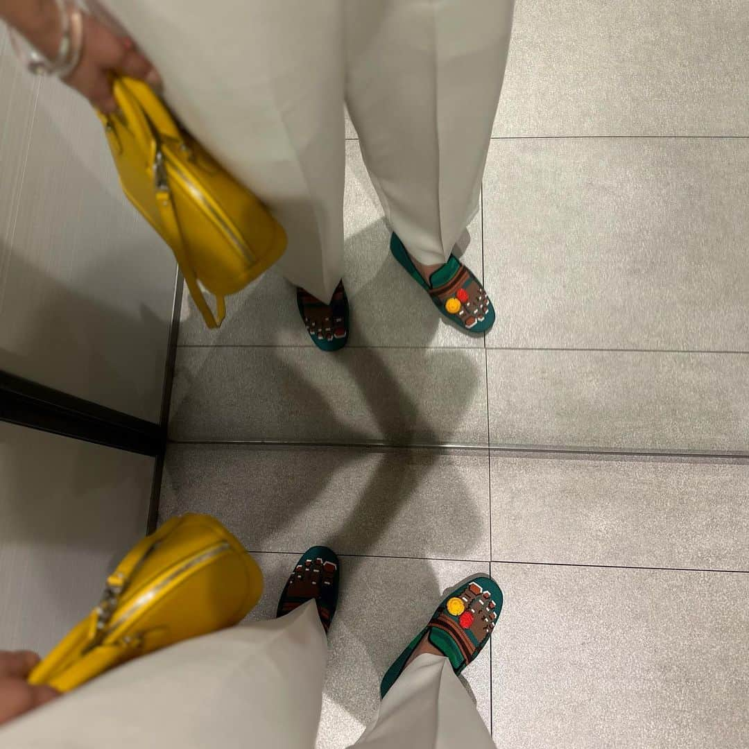 aki_closetさんのインスタグラム写真 - (aki_closetInstagram)「🦶💚💛  #loewe #louisvuitton  #カラーコーデ」6月29日 18時12分 - aki_closet