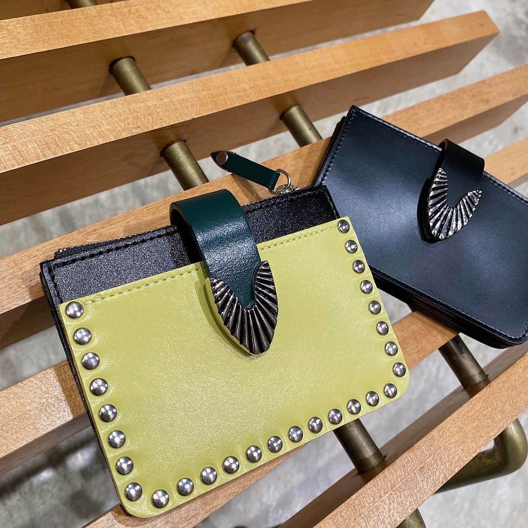 H BEAUTY&YOUTHさんのインスタグラム写真 - (H BEAUTY&YOUTHInstagram)「＜TOGA PULLA＞  PHONE STRAP ¥19,800 STUDS WALLET ¥28,600 LEATER WALLET ¥22,000  #H_beautyandyouth #エイチビューティアンドユース @h_beautyandyouth  #BEAUTYANDYOUTH #ビューティアンドユース #Unitedarrows #ユナイテッドアローズ #togapulla @togaarchives」6月29日 18時07分 - h_beautyandyouth