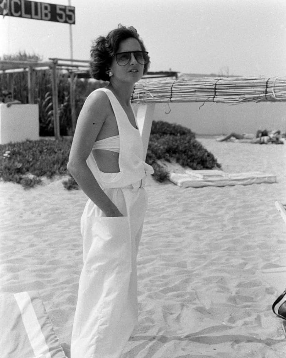 Meganのインスタグラム：「Excellent Saint-Tropez style, 1984 〰️ via @wwd ☀️ . . . . #summerstyle #fashion #sainttropez #france #beachlife」