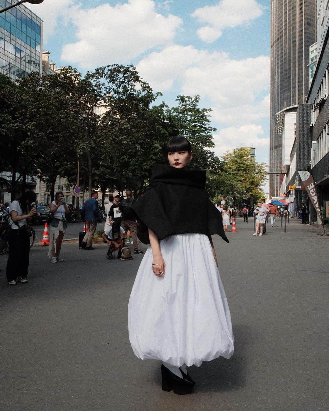 秋元梢さんのインスタグラム写真 - (秋元梢Instagram)「⚪️COMME des GARÇONS⚫️ #pfw #commedesgarcons」6月29日 18時17分 - akimoto_kozue