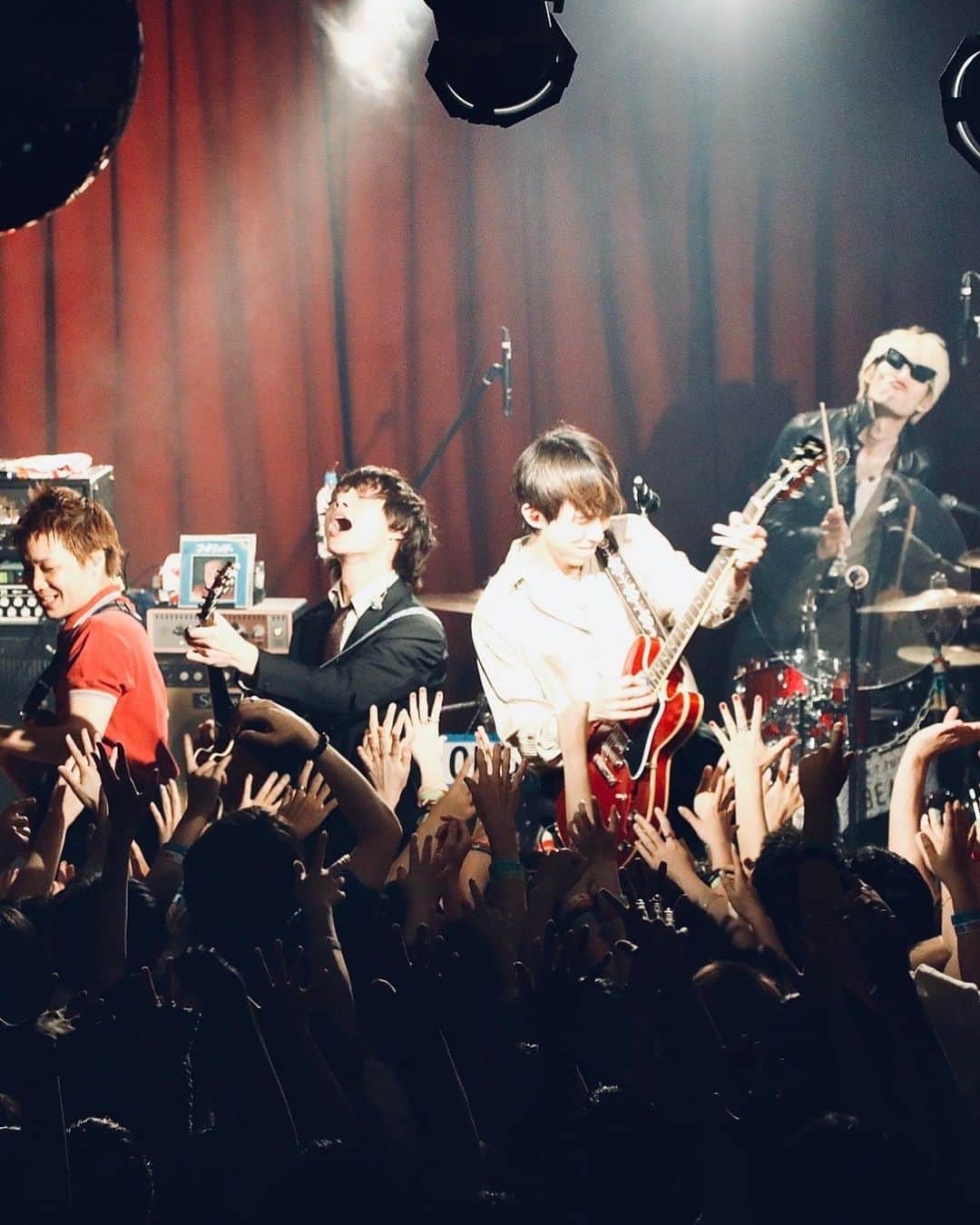 牧達弥さんのインスタグラム写真 - (牧達弥Instagram)「おれの大好きな人達が作ったライブハウスTop Beat Clubに遊びに来てくれてありがとう。グリムと一緒で良かった。 また、やらせてください。」6月29日 18時25分 - tatsuya_maki