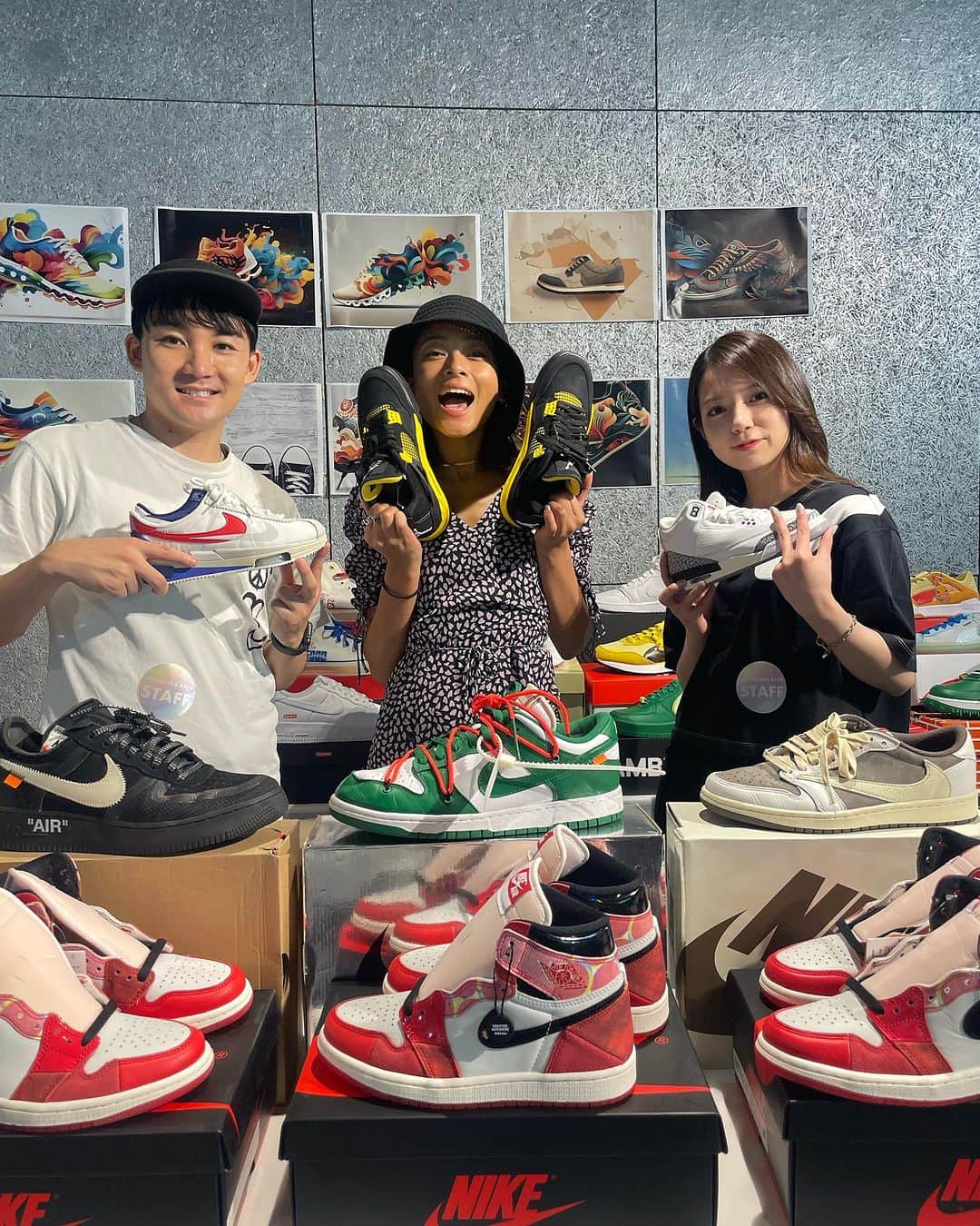 脇田恵子のインスタグラム：「#インフルエンサーEXPO 可愛いレアスニーカーのブース👟  スニーカー集めてたの思い出して ウキウキした🤗✨  お二人ともありがとうございました✨ 好きなものがあるって素晴らしいよねぇ☺️」