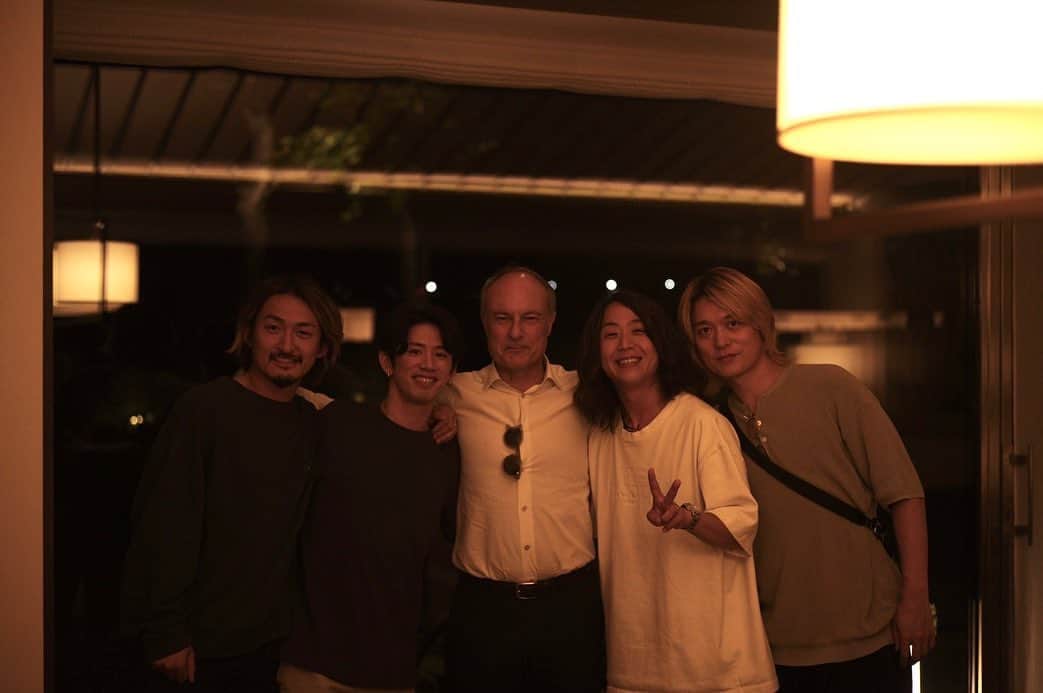 Taka のインスタグラム：「そして最後に訪れたワイナリーはもはやフランスの父といっても過言ではない人間的にも尊敬しかない大好きな人😌いつもありえないおもてなしで迎えてくれて、とんでもない人間力で包んでくれる人。 シャトーラトゥールのフレデリックさん！ 本当に本当にありがとうございました！  A bientôt」