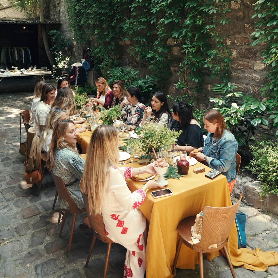 bonpointのインスタグラム：「The Maison Bonpoint welcomed journalists around a summer lunch made by the chef @LorenzaLenzi to unveil its latest collection. ​ During this bucolic outdoor event, our guests had a chance to mingle and make their own fresh pasta. ​  #Bonpoint #BonpointFW23 #PREvent」