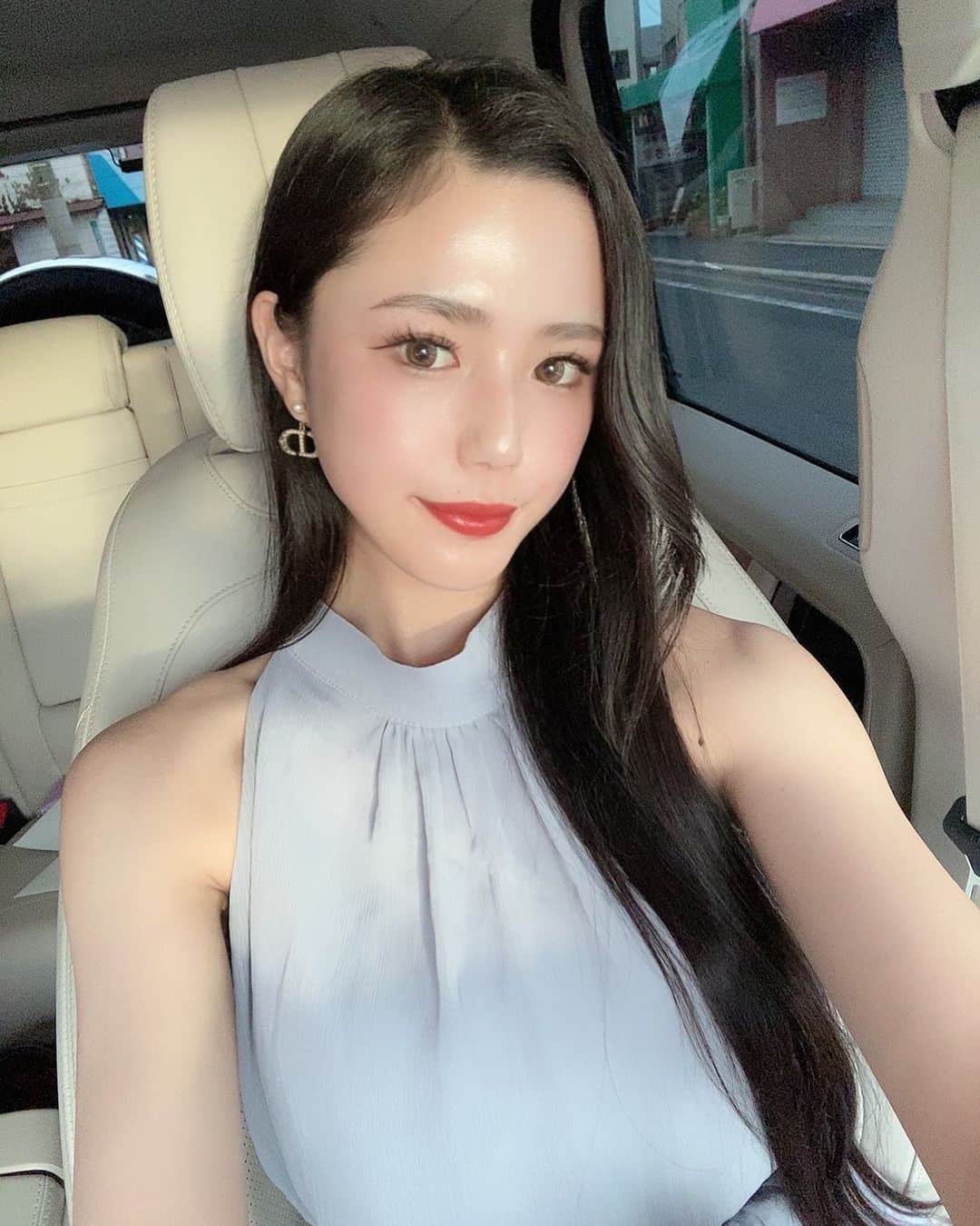 真木しおりのインスタグラム：「こんばんわ\( ˆoˆ )/  最近暑すぎるからずっとノースリーブ着てる🥹  #데일리#셀카#黒髪ロング#rq#instagram#forrowme #RQ #レースクイーン」