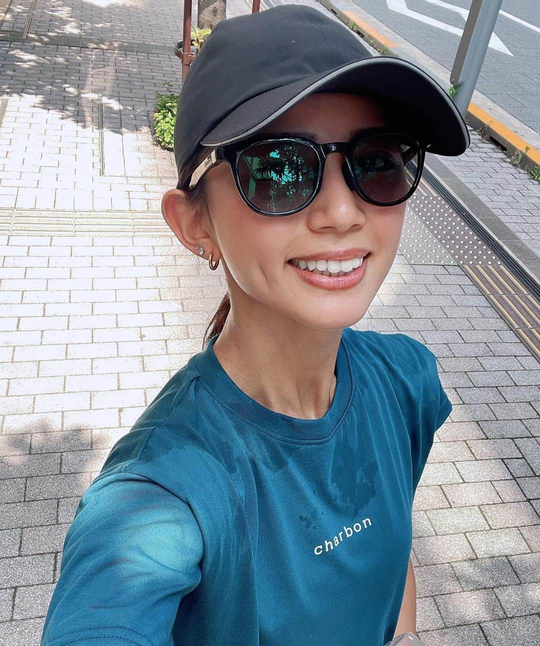 坪井ミサトのインスタグラム：「もう滝汗、、、🏃‍♀️💦  クーラーの部屋は天国だけど 走って汗を出すのも気持ちいい☺️  暑い日はこまめな水分補給 無理はしない  熱中症に気をつけましょう🥵  #run #running #ランニング #workout #fitness #マラソン #フルマラソン」