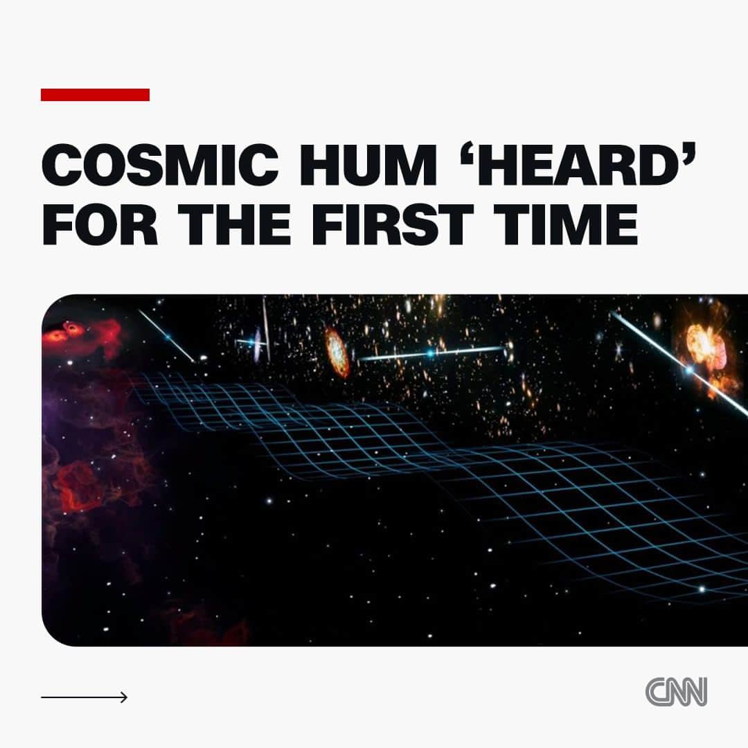 CNNさんのインスタグラム写真 - (CNNInstagram)「Astronomers have been able to "hear" the celestial hum of powerful gravitational waves, created by collisions between black holes, echoing across the universe for the first time.  Their observations reveal that the waves -- including some that slowly undulate as they pass through our Milky Way galaxy -- occur at different frequencies and oscillate for decades.  The discovery could help scientists better understand cosmic phenomena like supermassive black holes and how often galaxies merge.  📸 : Keyi "Onyx" Li/U.S. National」6月29日 19時31分 - cnn