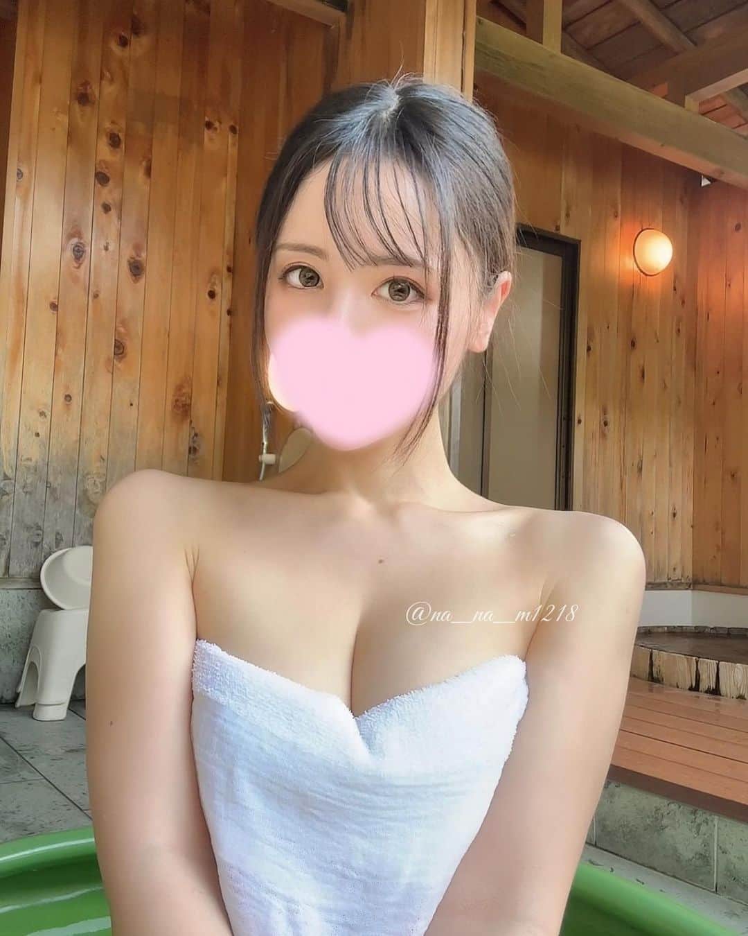 奔放なナナのインスタグラム：「新作見てくれたかな？♨️  #温泉女子」