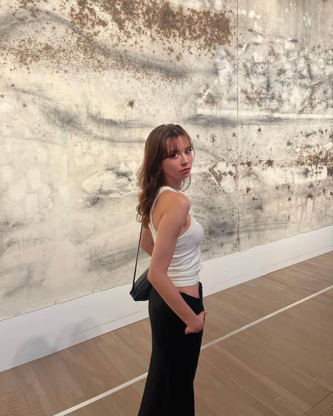 ALEXAさんのインスタグラム写真 - (ALEXAInstagram)「@ysl & @caistudio exhibition of internationally renowned contemporary artist Cai Guo-Qiang 🖤 The involvement in organizing Cai Guo-Qiang's exhibition marks the latest instance of SAINT LAURENT's ongoing mission, under the initiative of Anthony Vaccarello, to support excellence in various creative fields including visual arts, cinema, and music.   国立新美術館とサンローランは、国際的に大きな注目を集めてきた現代美術家、奈國強（ツァイ・グオチャン／さい・こっきょら、1957年生）の大規模な個展「茶國強 宇宙遊一<原初火球＞から始まる」を開催します。🥀」6月29日 19時39分 - alexa_luczak