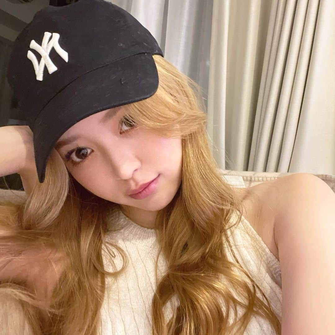 山本月のインスタグラム：「😕😕」