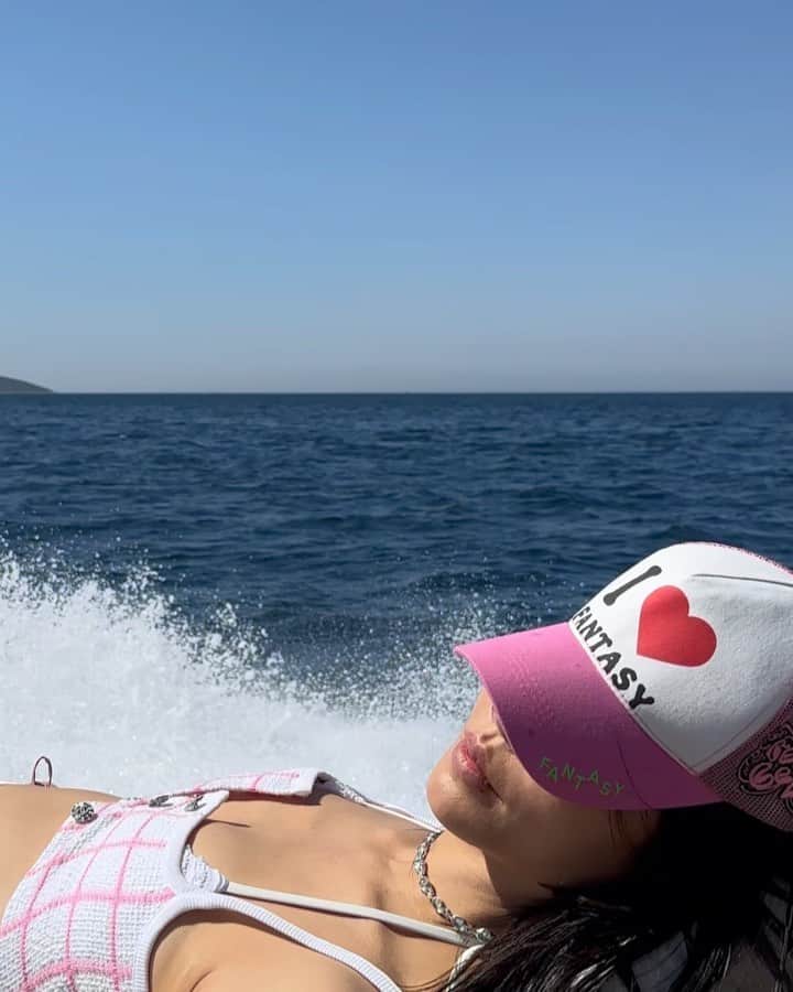 パク ・スジュのインスタグラム：「🐡 乃ㄖᗪ尺ㄩ爪 ! 🦑  @seventyonegin 🍸💕」