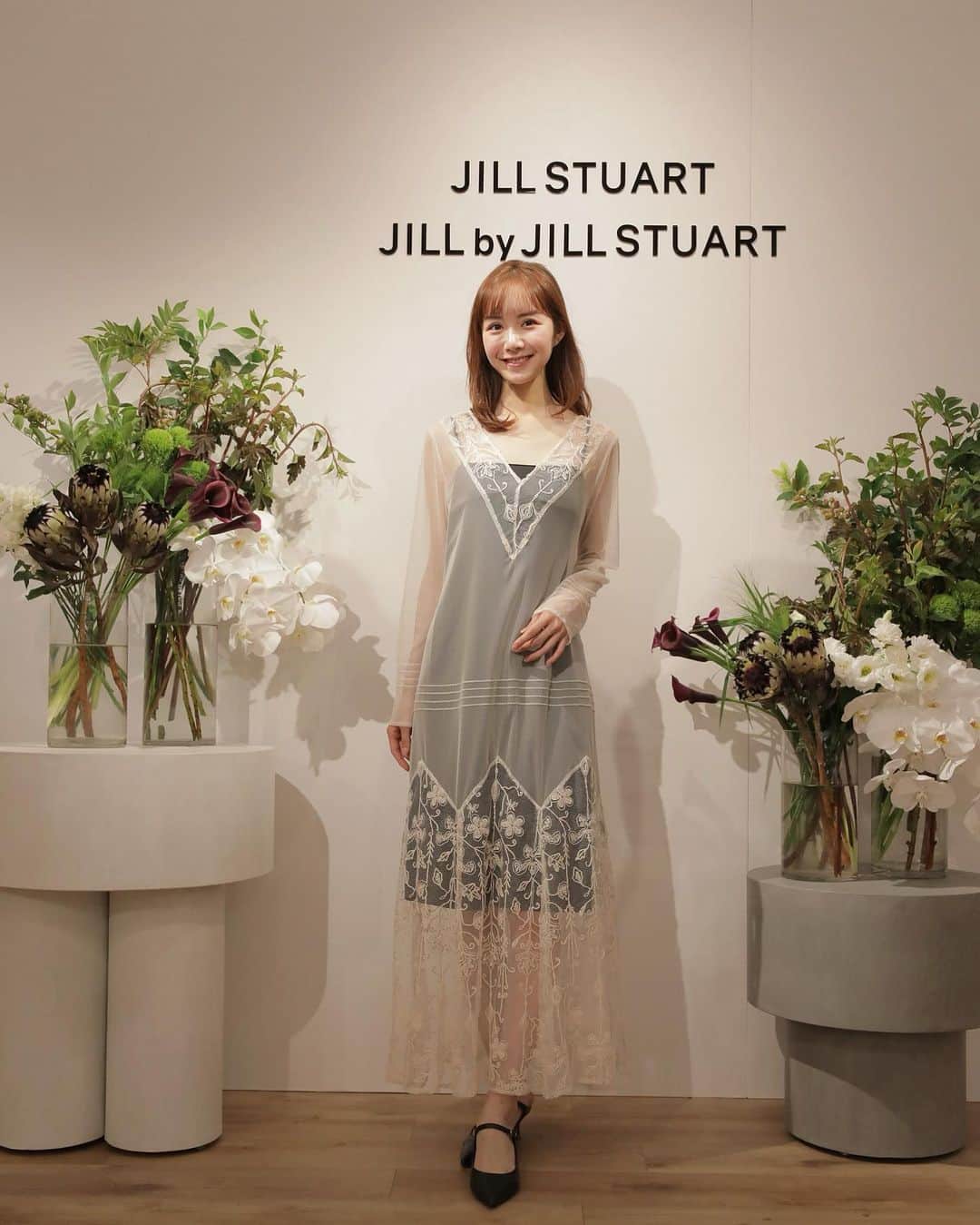 西脇梨紗さんのインスタグラム写真 - (西脇梨紗Instagram)「. @jillstuart.jp さんの2023 AW Collectionに🕊  『Bold Softness （優しさと強さ、繊細さと大胆さ）』 がコンセプトに展開されている今シーズン。  dailyに使えるものの中にも女性らしさが溢れていて どれも素敵でたくさんオーダーしてしまいました🫶🏻  プレスの方もいつもあたたかくて いつ行っても楽しい展示会です☺︎  ありがとうございました☺︎  #JILL_23AW #JILLSTUART #ジルスチュアート」6月29日 20時05分 - risa_nishiwaki