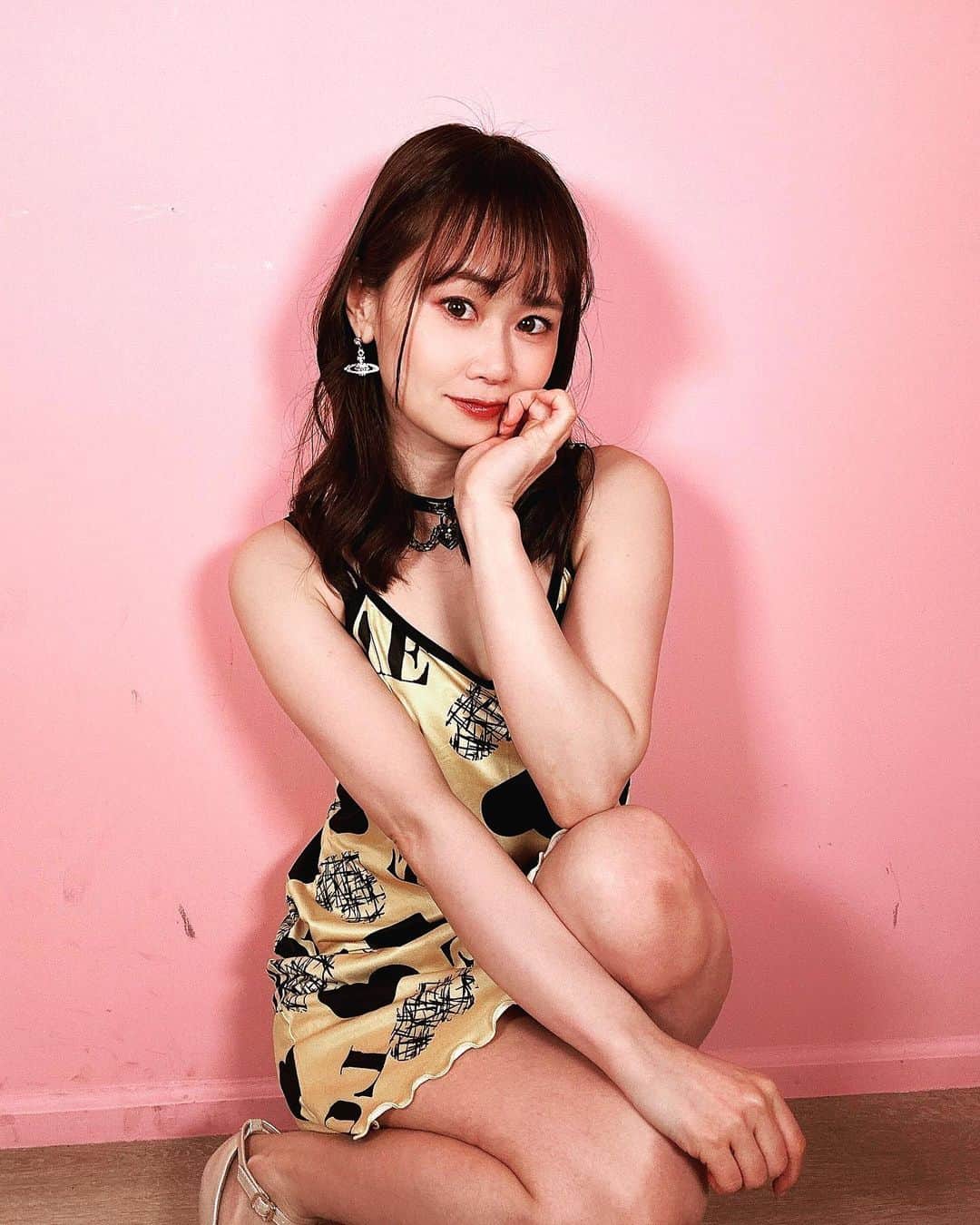 大和姫呂未のインスタグラム：「6月もありがとうございました！  2023年も半分終わり、後半戦！  いよいよ7月ですね！☀️  ってことで、薄着の写真をたまには、、、  東京上京してから、しばらくアパレルに勤めていたので、7月はセールの月ってイメージが離れないなぁ🎵  夏、暑いけど負けずに楽しみましょう！」
